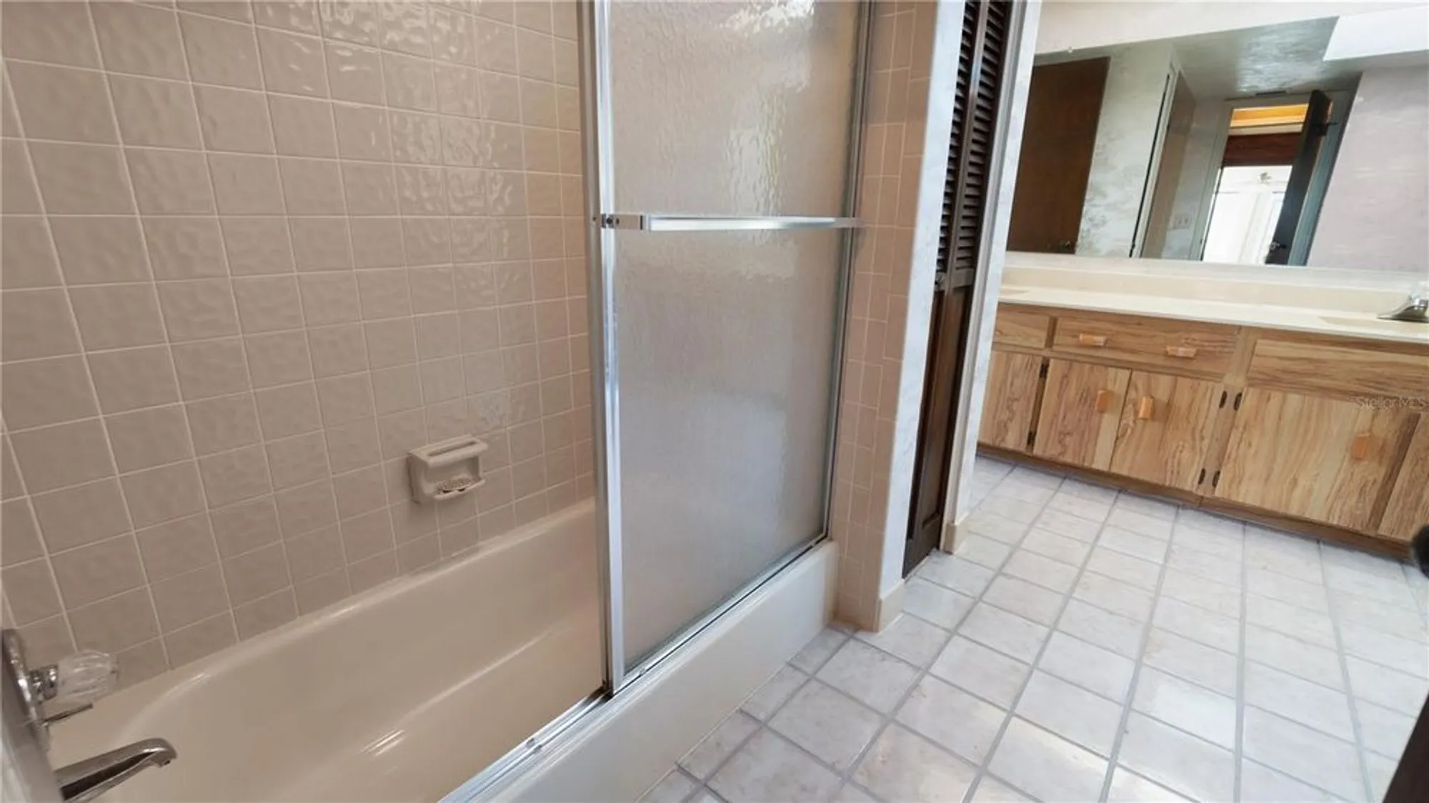 Property Slideshow image 32 of 50 | 965 pelican bay dr, Daytona Beach, FL, 32119