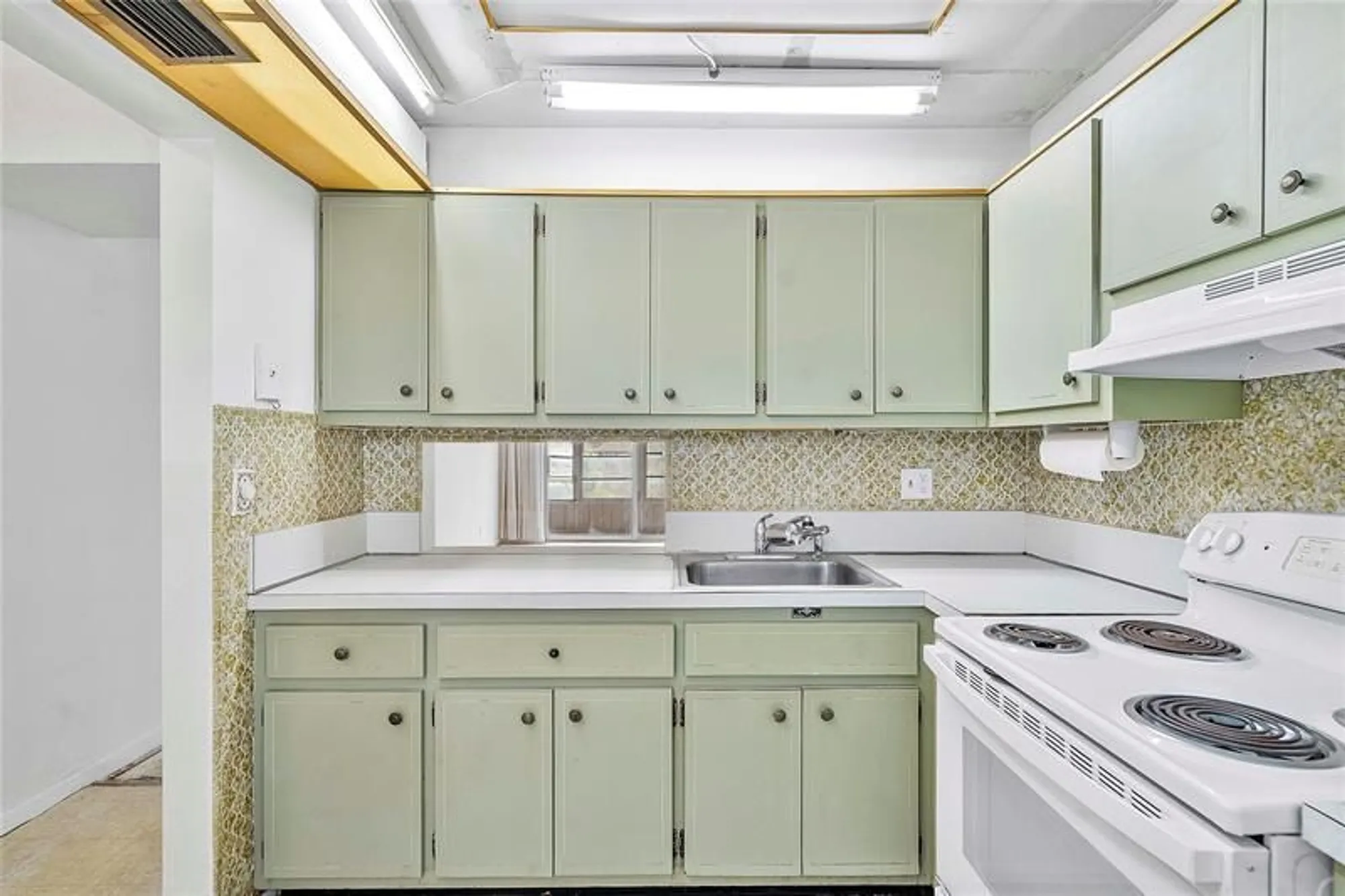 Property Slideshow image 9 of 21 | , Lauderdale Lakes, FL, 33313