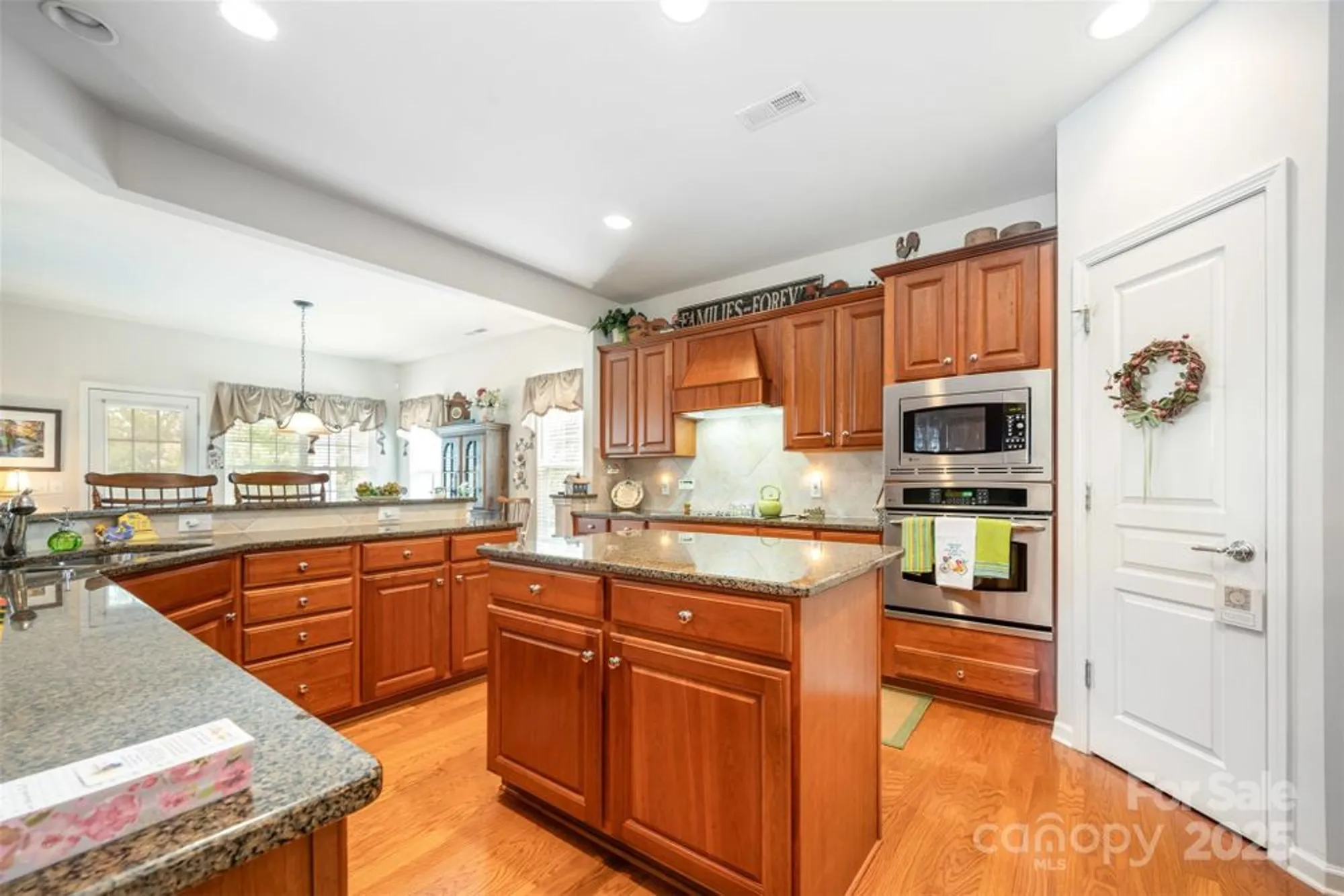 Property Slideshow image 12 of 37 | 9335 whistling straits dr, Indian Land, SC, 29707