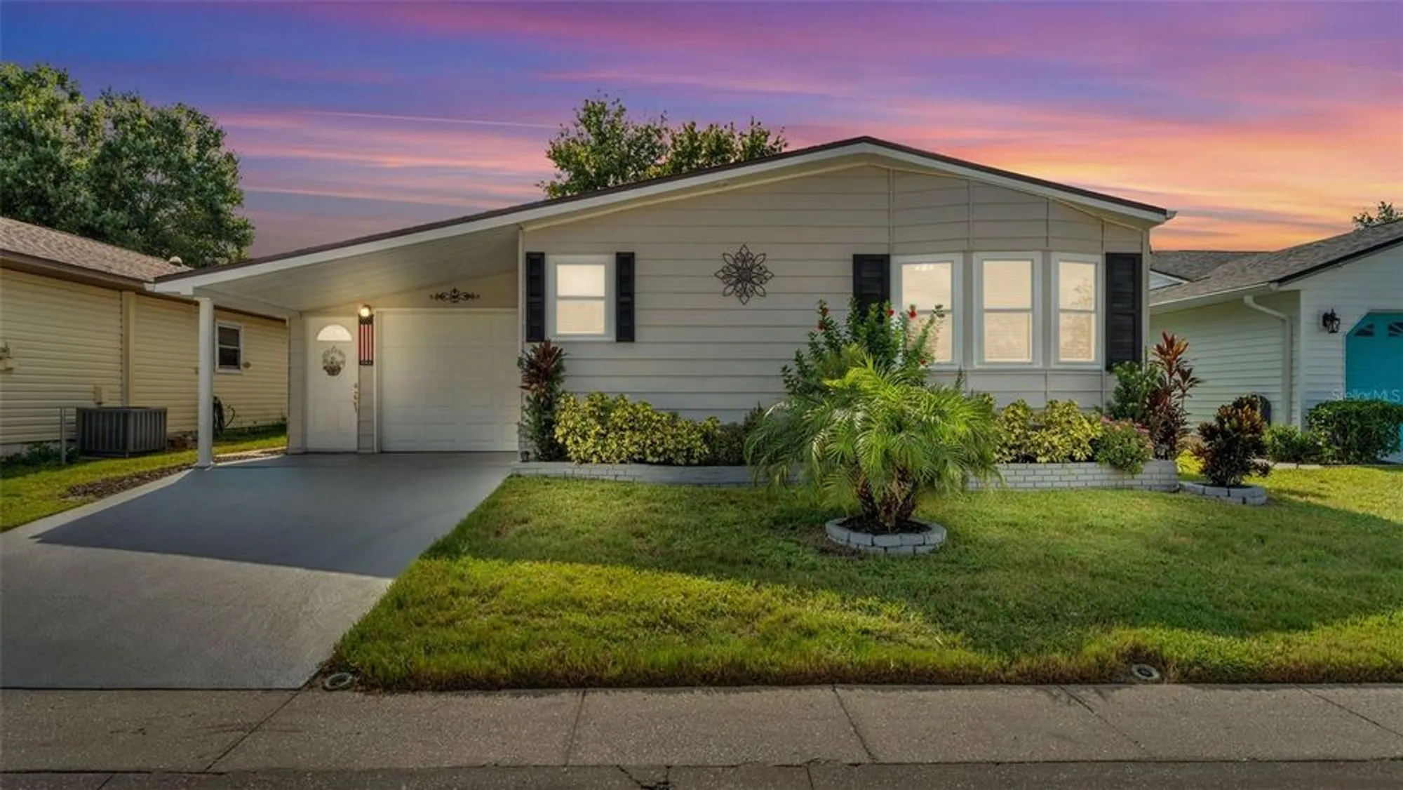 Property Slideshow image 2 of 48 | 3279 pebble bend dr, Lakeland, FL, 33810