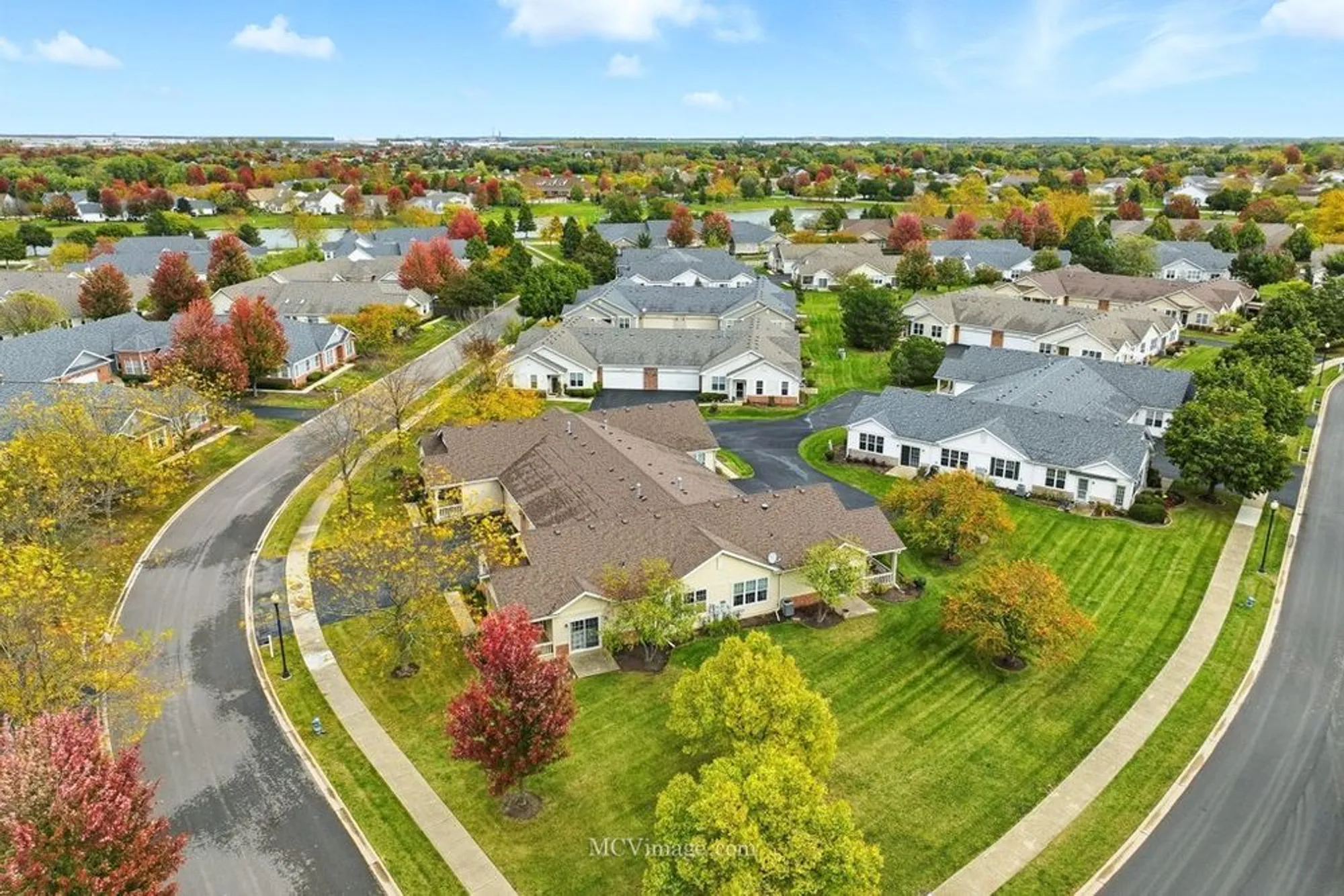 Property Slideshow image 10 of 34 | 21525 lake saint clair dr, Crest Hill, IL, 60403
