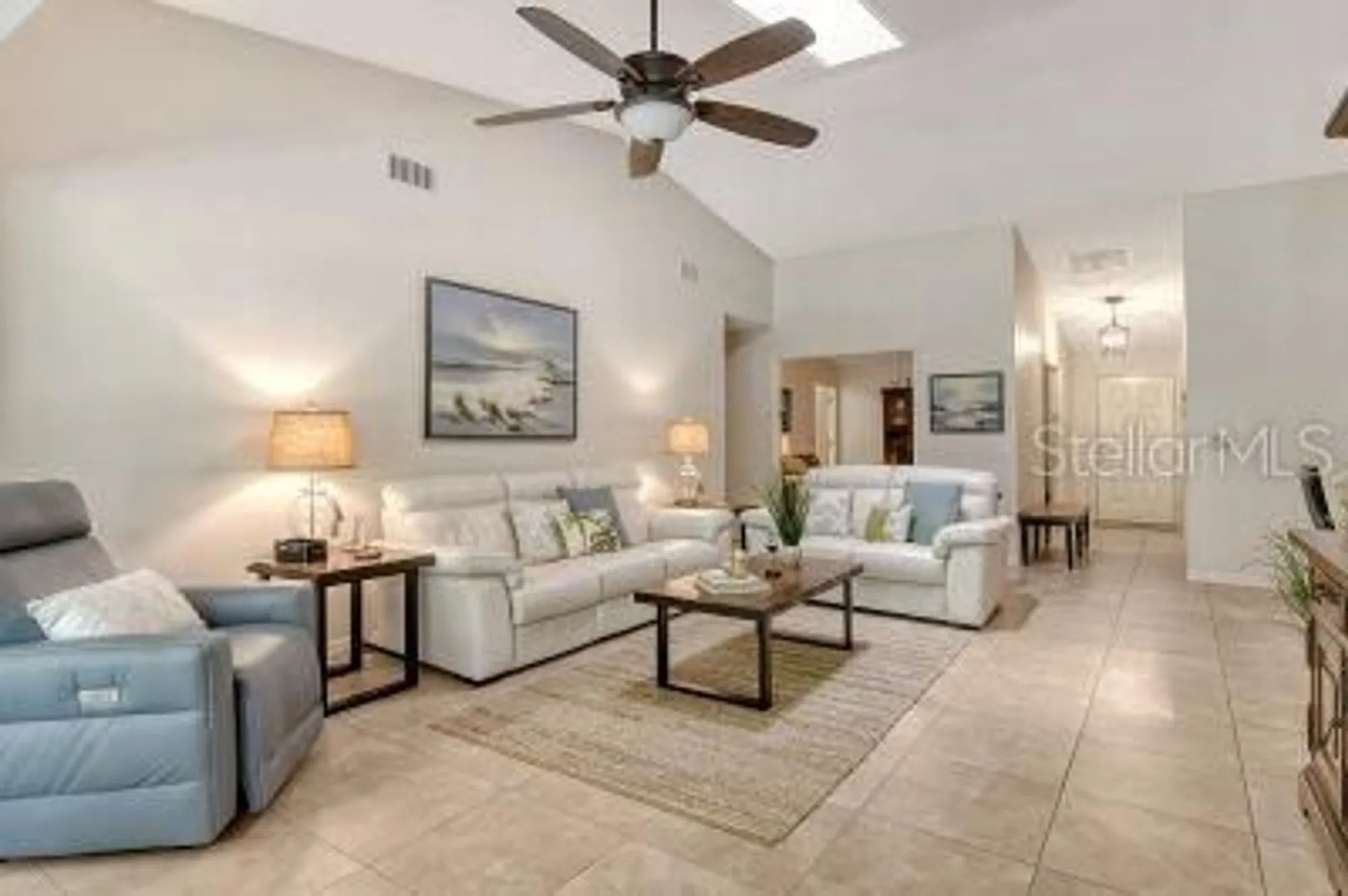 Property Slideshow image 13 of 28 | 3954 wilshire cir e # 165, Sarasota, FL, 34238