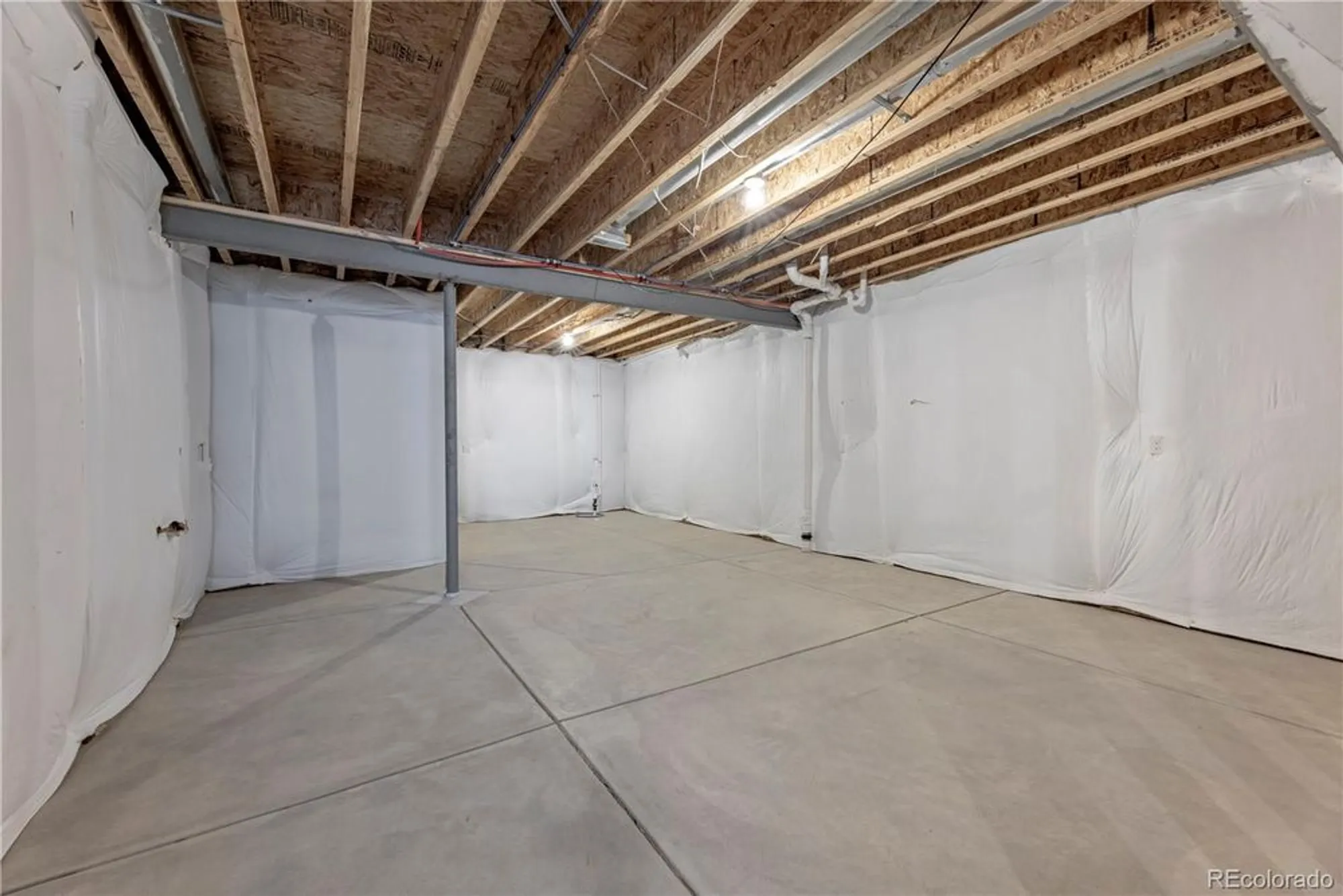 Property Slideshow image 30 of 40 | 2490 lassen ln, Castle Rock, CO, 80109