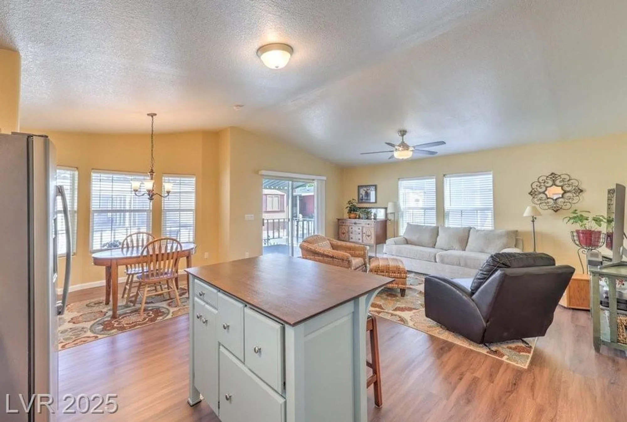 Property Slideshow image 19 of 41 | 361 montecito dr, Pahrump, NV, 89048