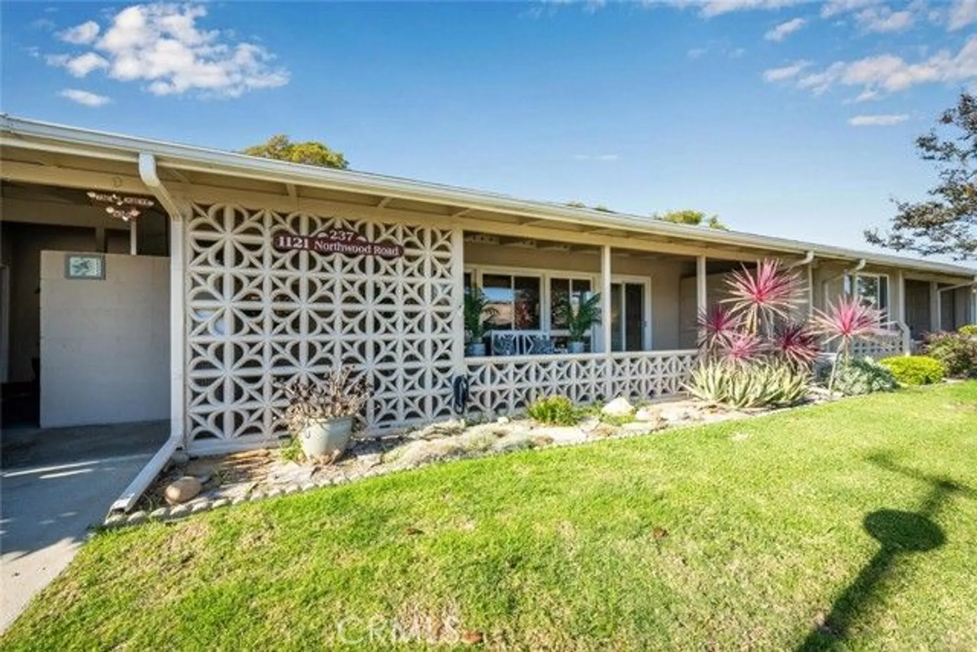 Property Slideshow image 4 of 45 | 1121 northwood rd, Seal Beach, CA, 90740