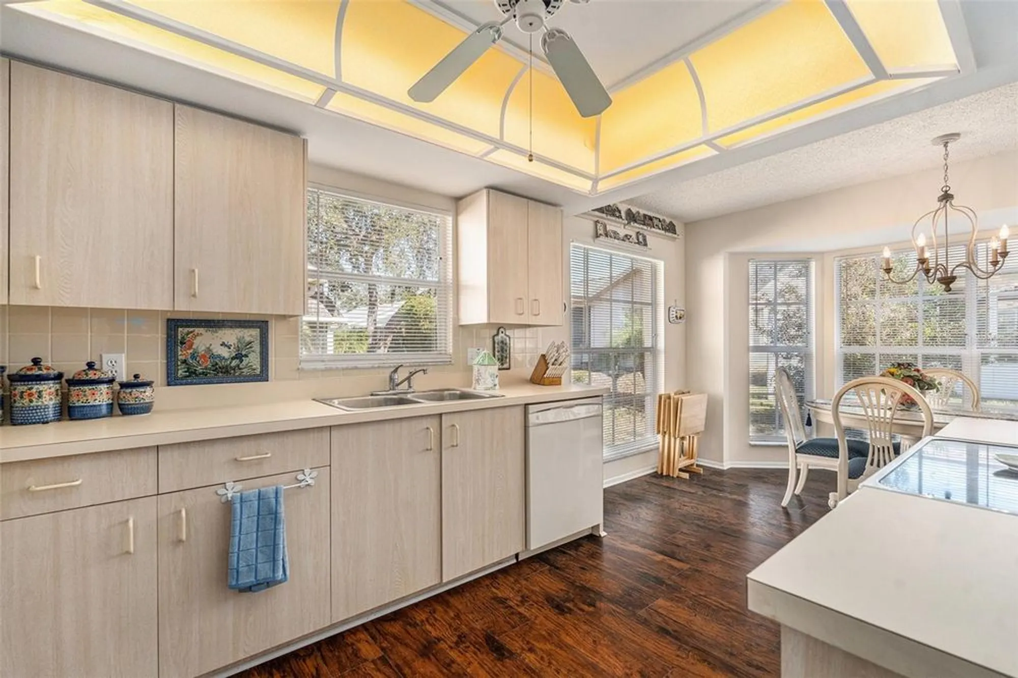 Property Slideshow image 12 of 37 | 4636 portland manor dr, New Port Richey, FL, 34655