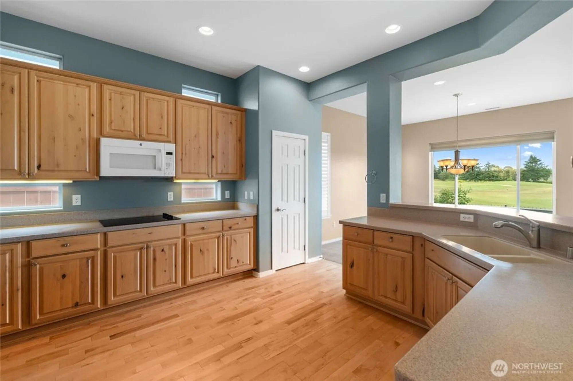 Property Slideshow image 12 of 40 | 4420 vashon dr, Lacey, WA, 98516