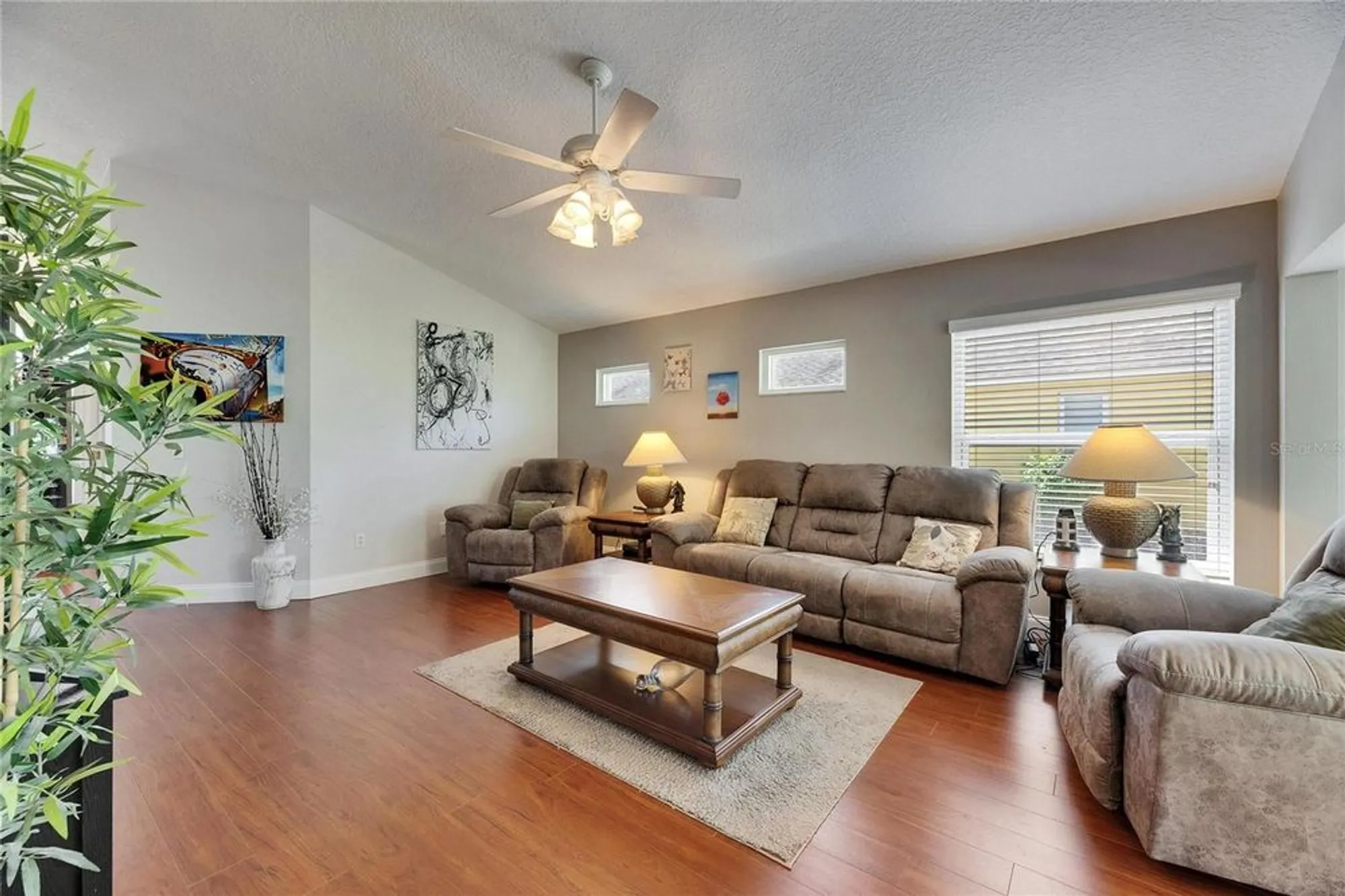Property Slideshow image 32 of 81 | 334 northway dr, Sun City Center, FL, 33573
