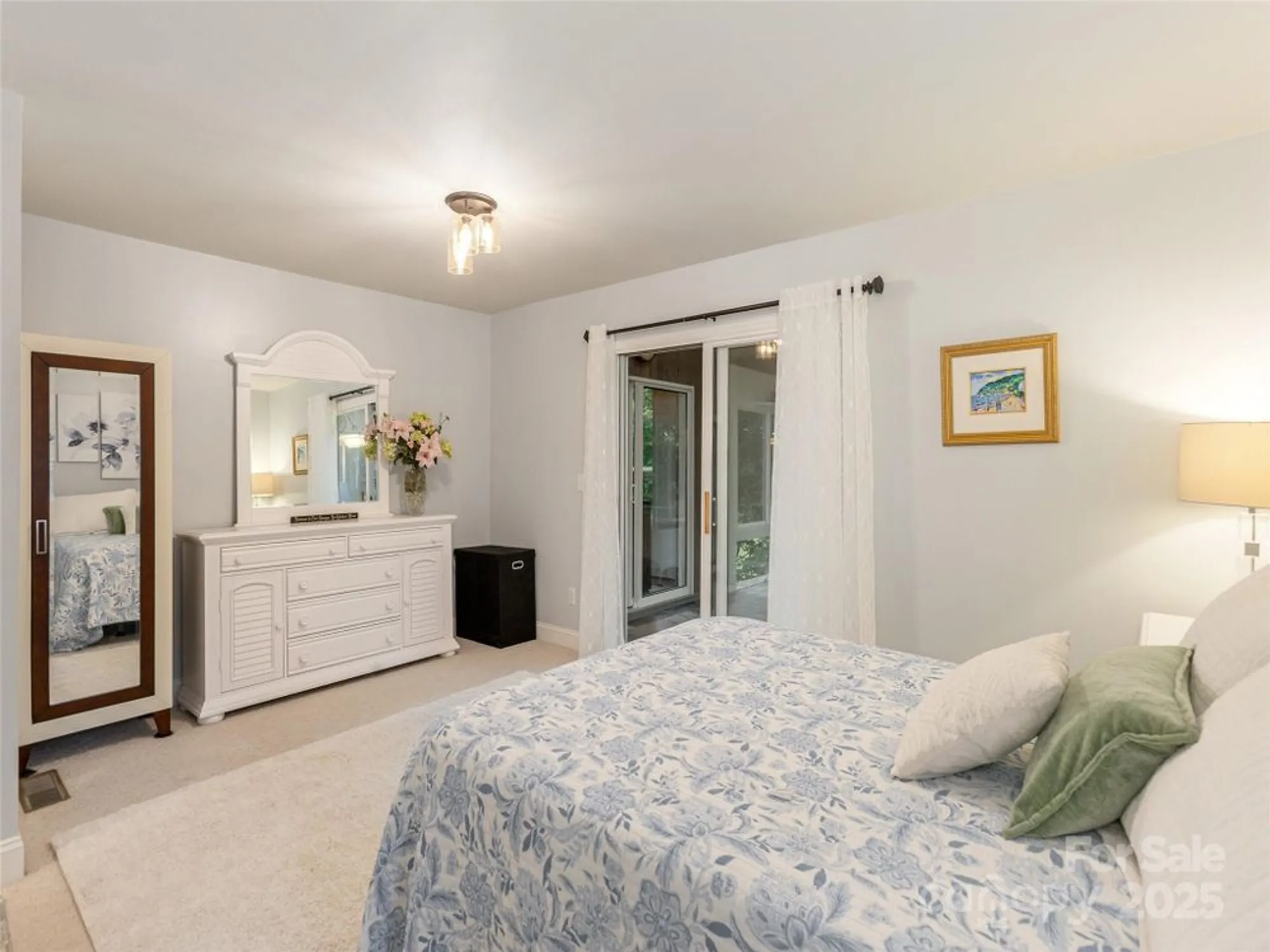 Property Slideshow image 28 of 48 | 210 black oak ln, Hendersonville, NC, 28791