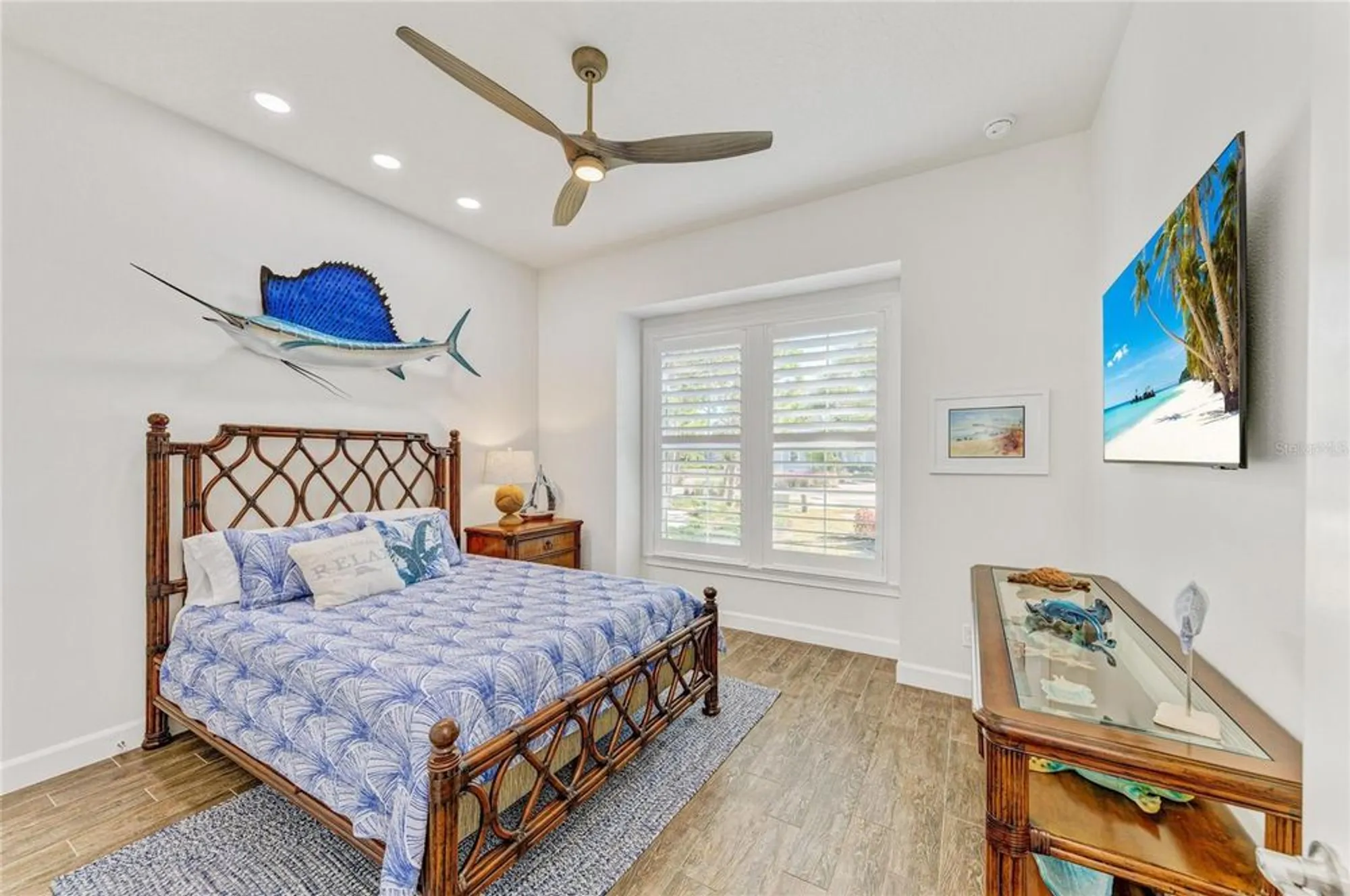 Property Slideshow image 36 of 98 | 334 castaway cay dr 101, Bradenton, FL, 34209