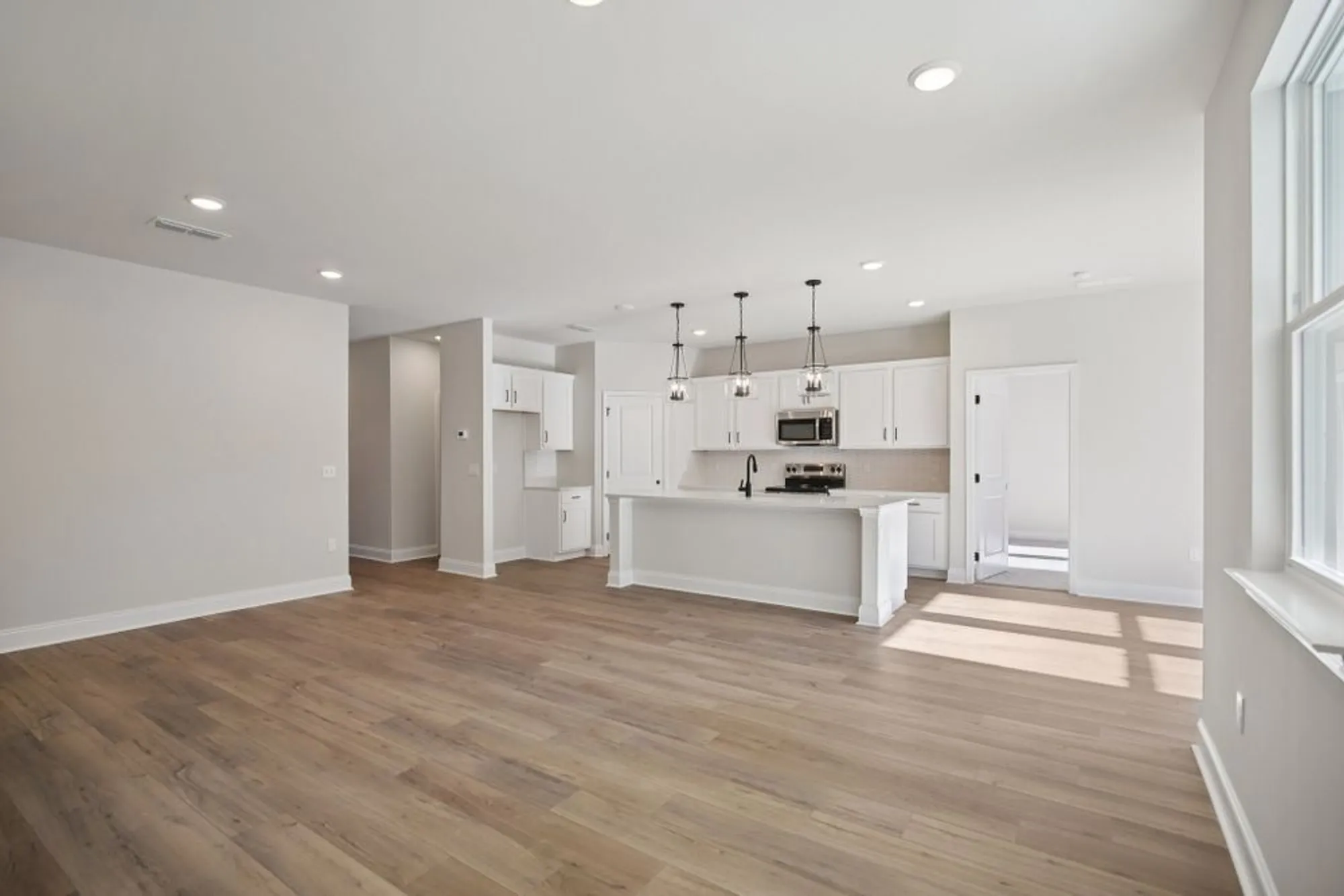 Property Slideshow image 10 of 54 | 328 stonehaus cir, Antioch, TN, 37013