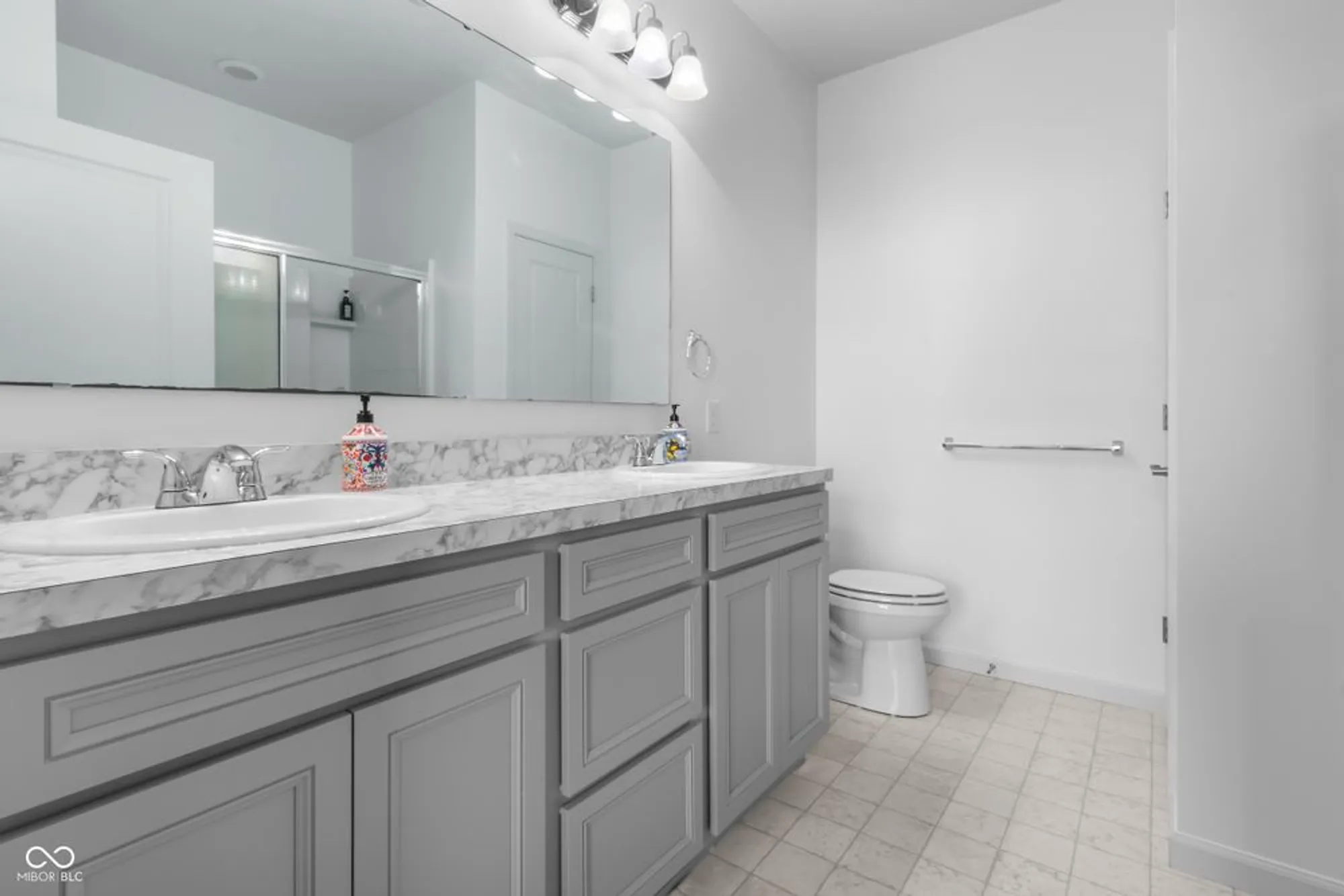 Property Slideshow image 19 of 52 | 13456 ravenswood trl, Fishers, IN, 46037