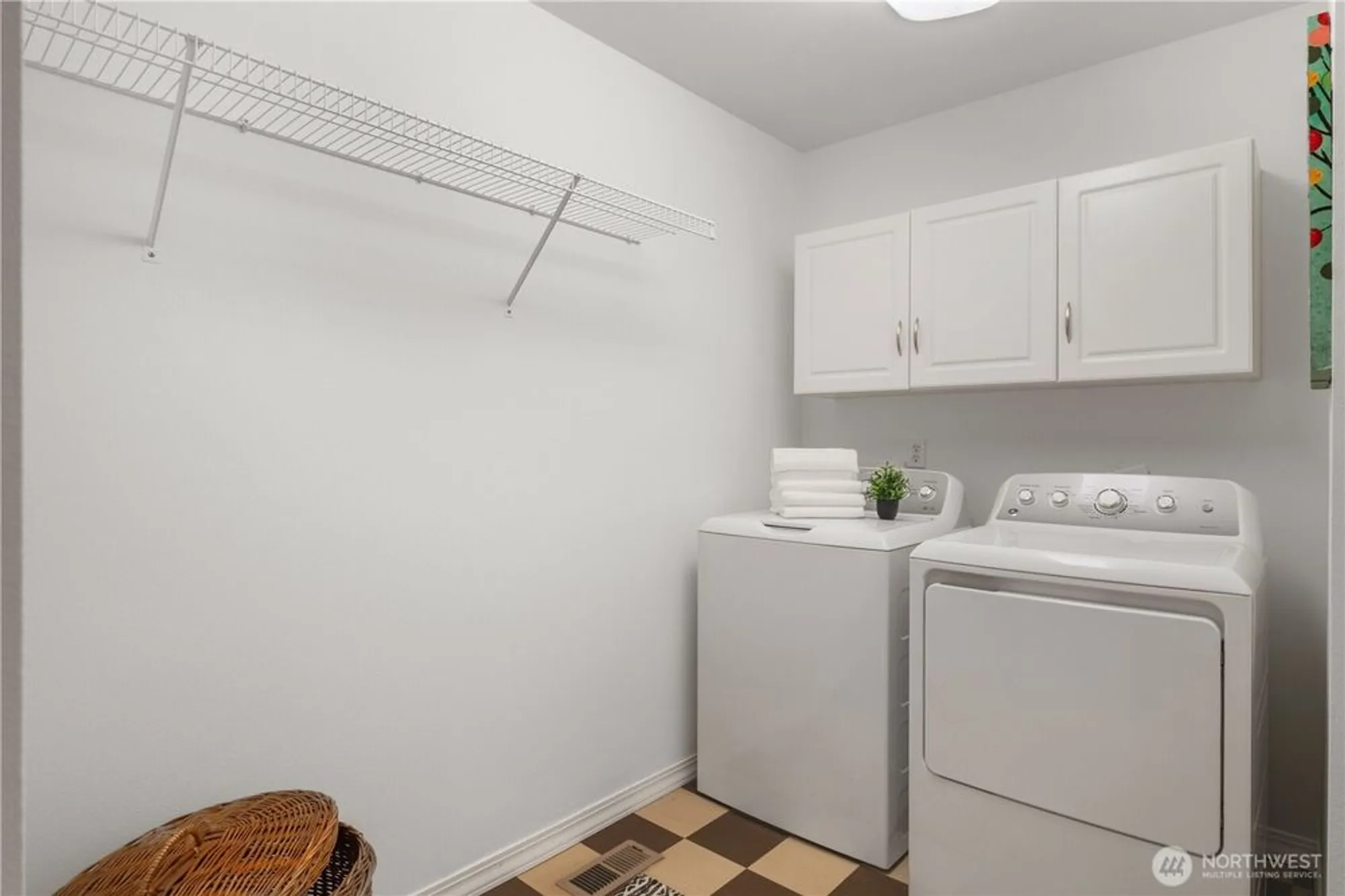 Property Slideshow image 31 of 32 | 24239 ne 130th pl, Redmond, WA, 98053