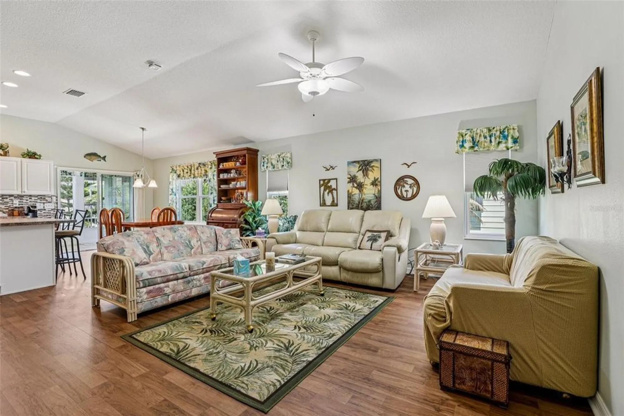 Property Slideshow image 5 of 57 | 703 royal palm ave, Lady Lake, FL, 32159