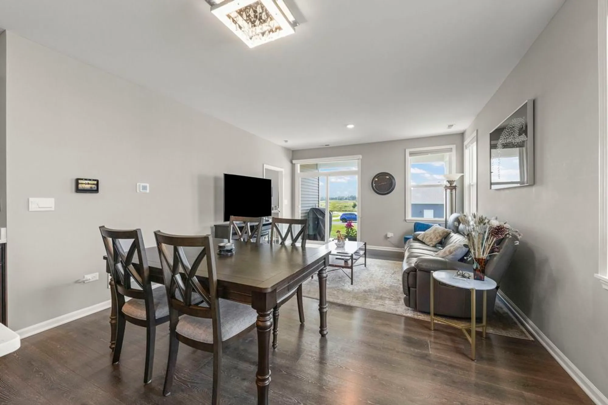 Property Slideshow image 11 of 25 | 1 savannah ct, Algonquin, IL, 60102