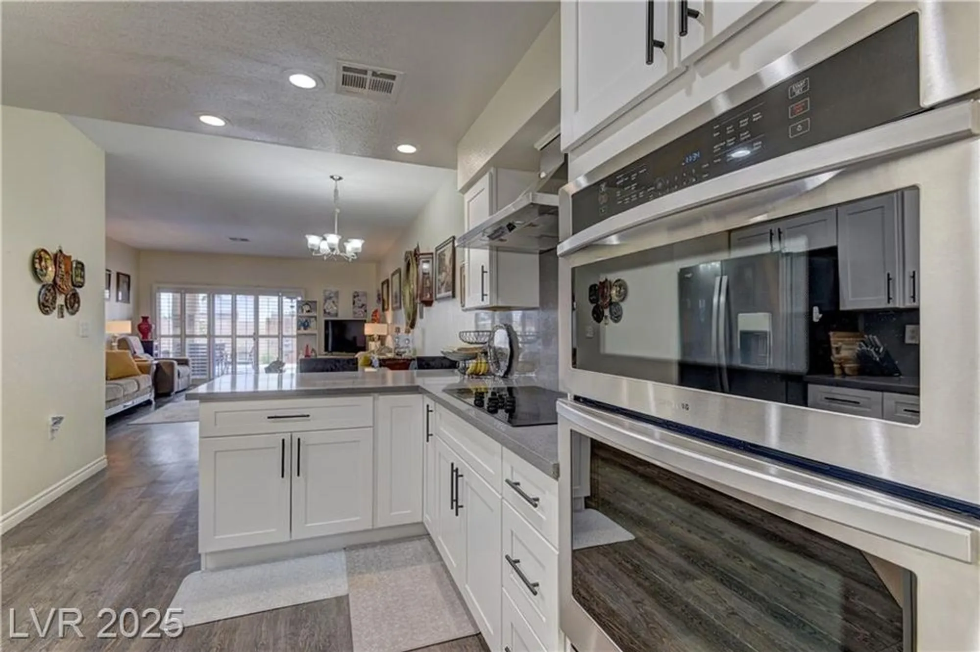 Property Slideshow image 10 of 25 | 468 fallwood ln, Las Vegas, NV, 89107