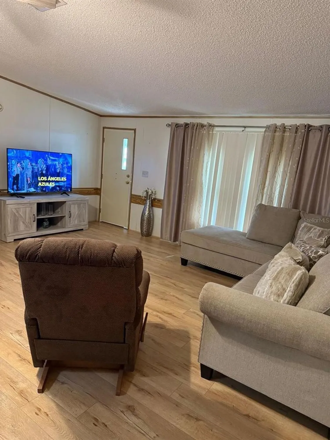 Property Slideshow image 5 of 36 | 1798 fox hill dr, Lakeland, FL, 33810