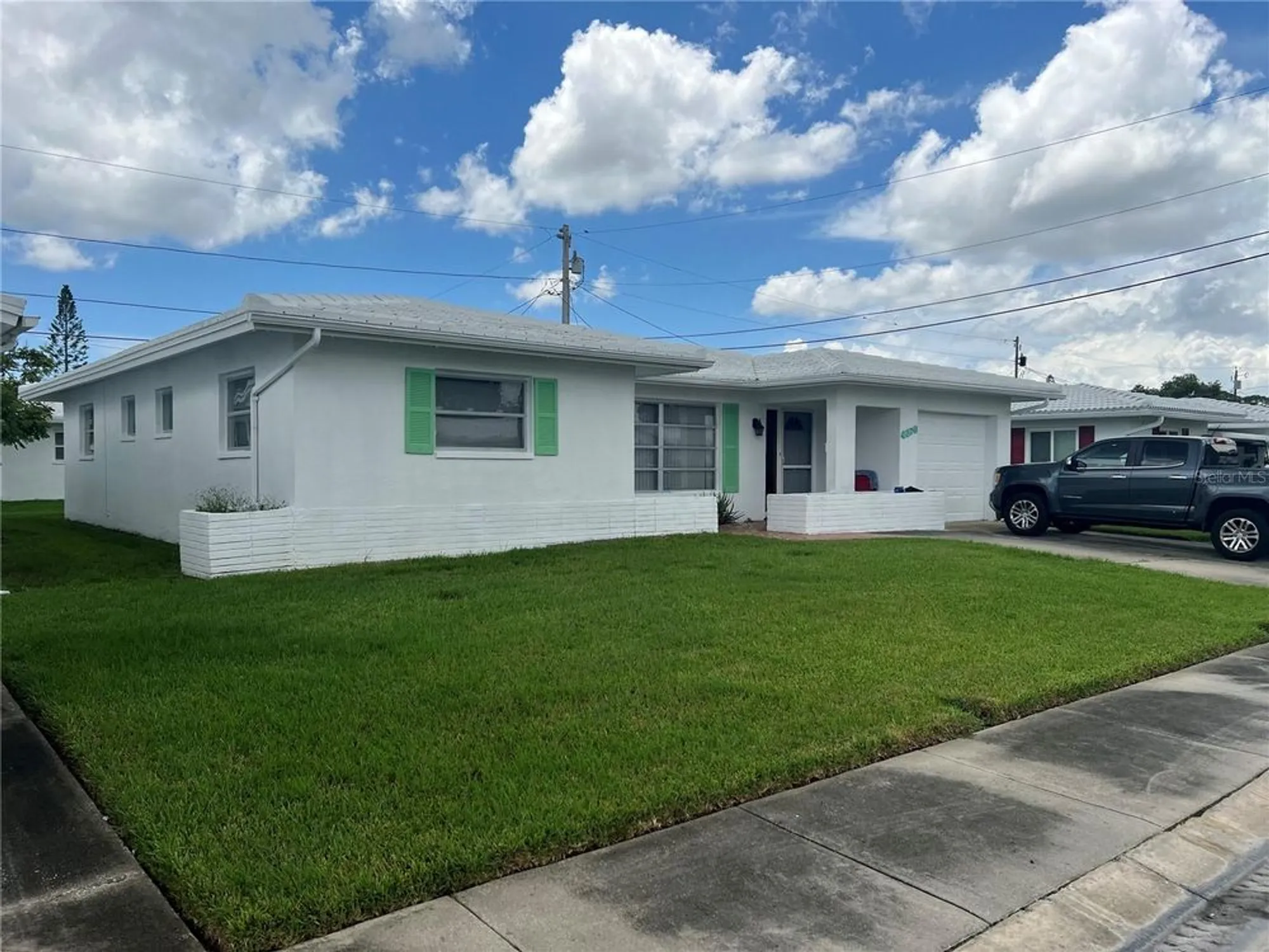 Property Slideshow image 2 of 15 | 4370 94th ter, Pinellas Park, FL, 33782