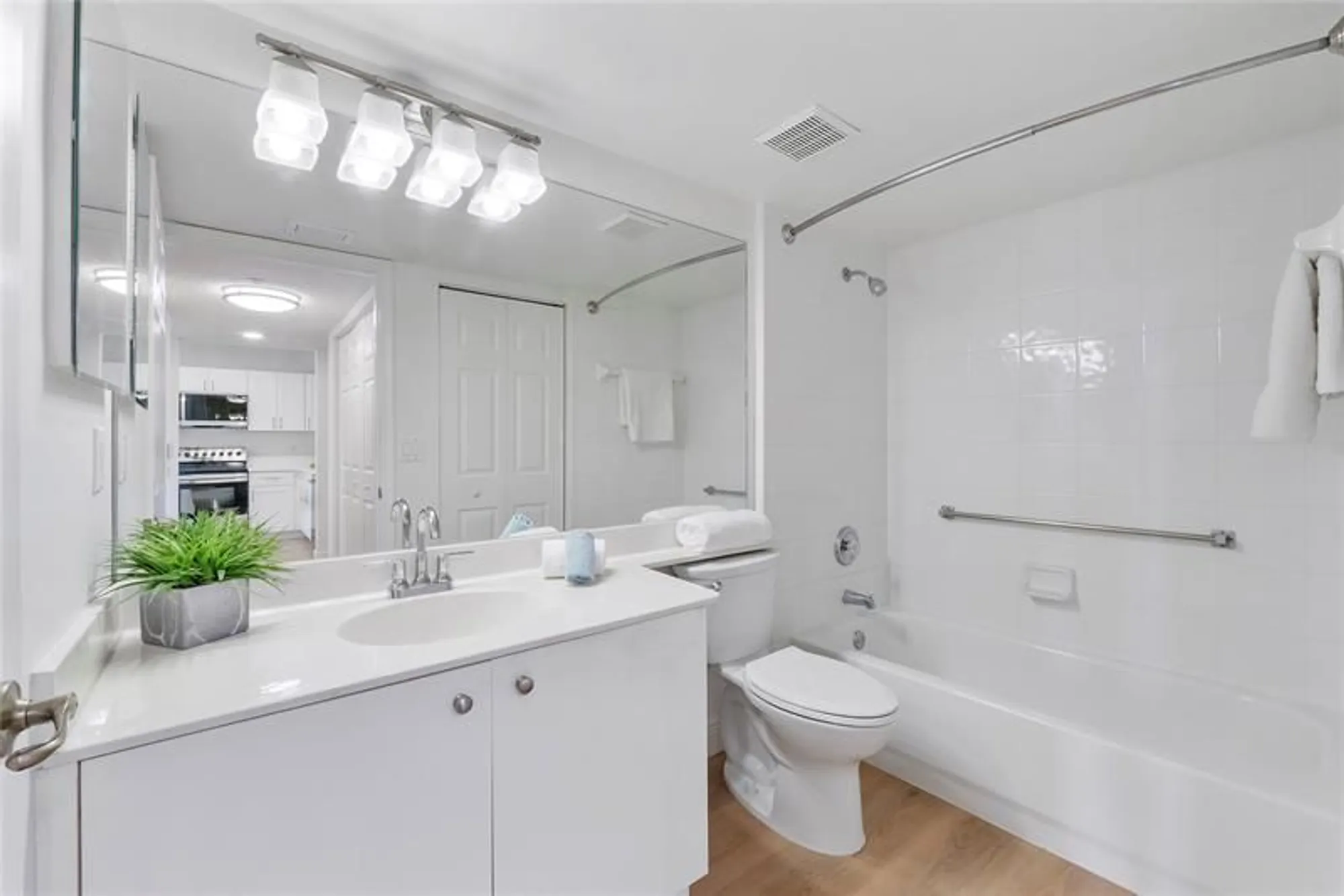 Property Slideshow image 21 of 73 | 7763 southampton ter 102, Tamarac, FL, 33321