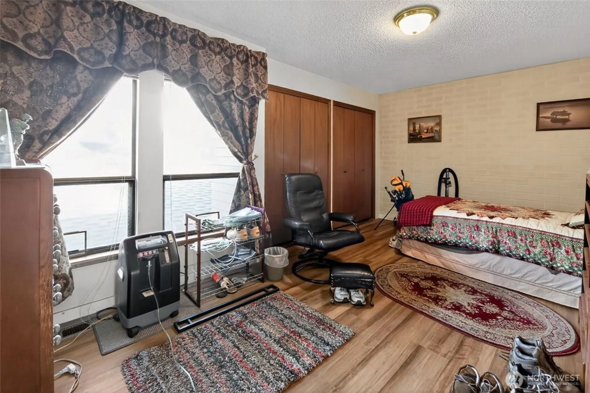 Property Slideshow image 18 of 30 | 10717 glen acres dr s # 735, Burien, WA, 98168