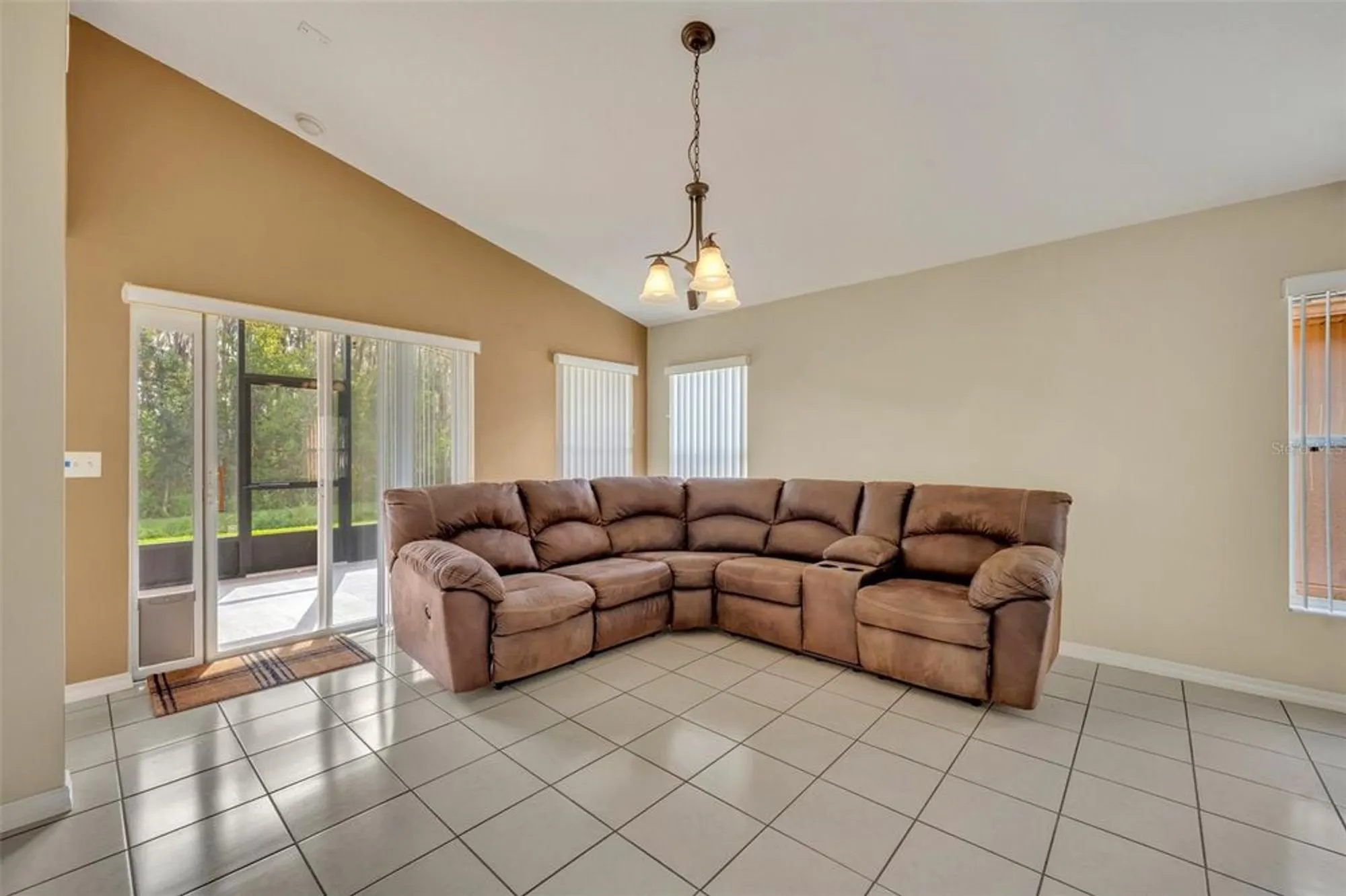Property Slideshow image 9 of 35 | 540 grand canal dr, Kissimmee, FL, 34759