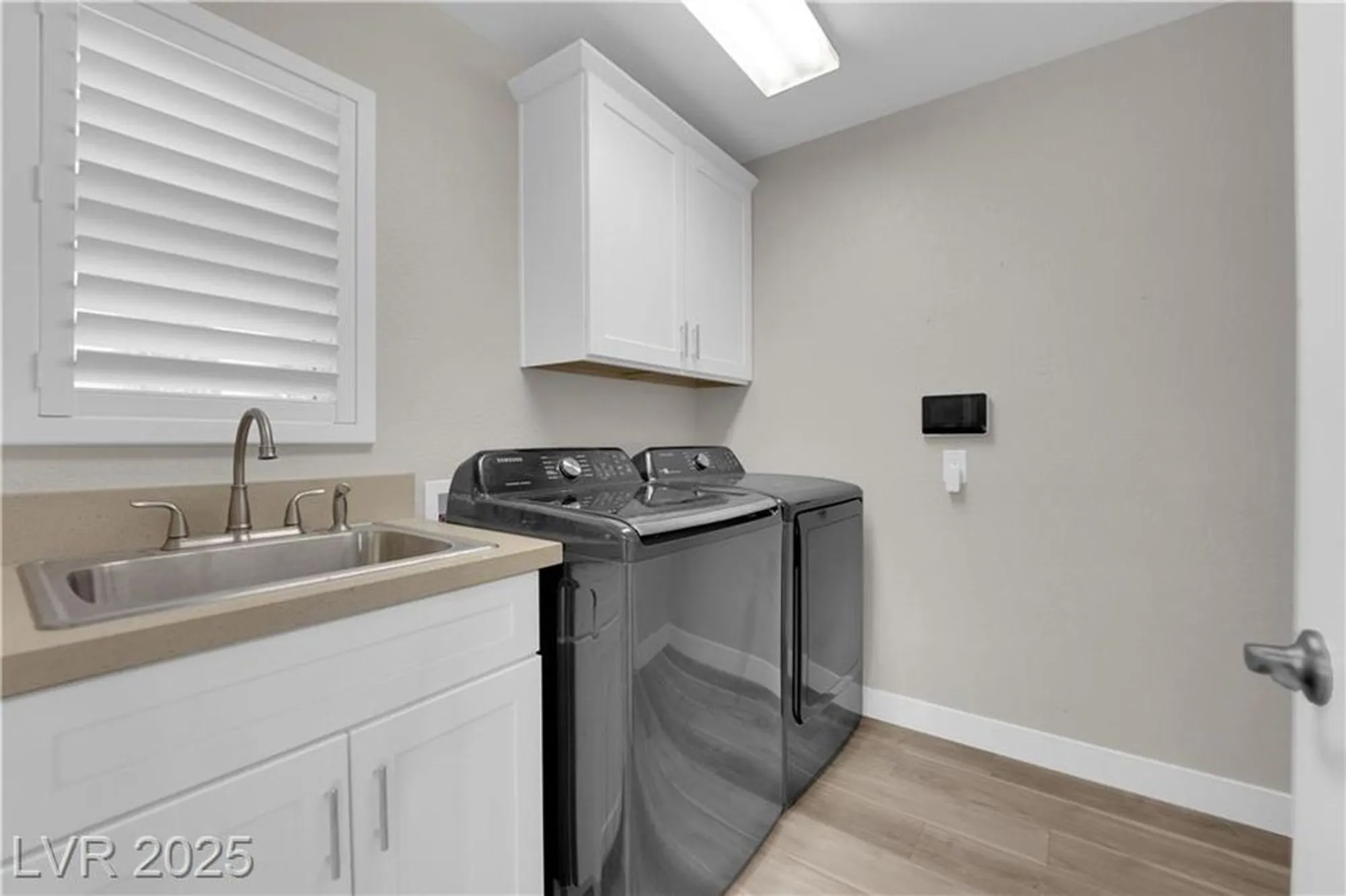 Property Slideshow image 12 of 27 | 8801 villa ridge dr, Las Vegas, NV, 89134
