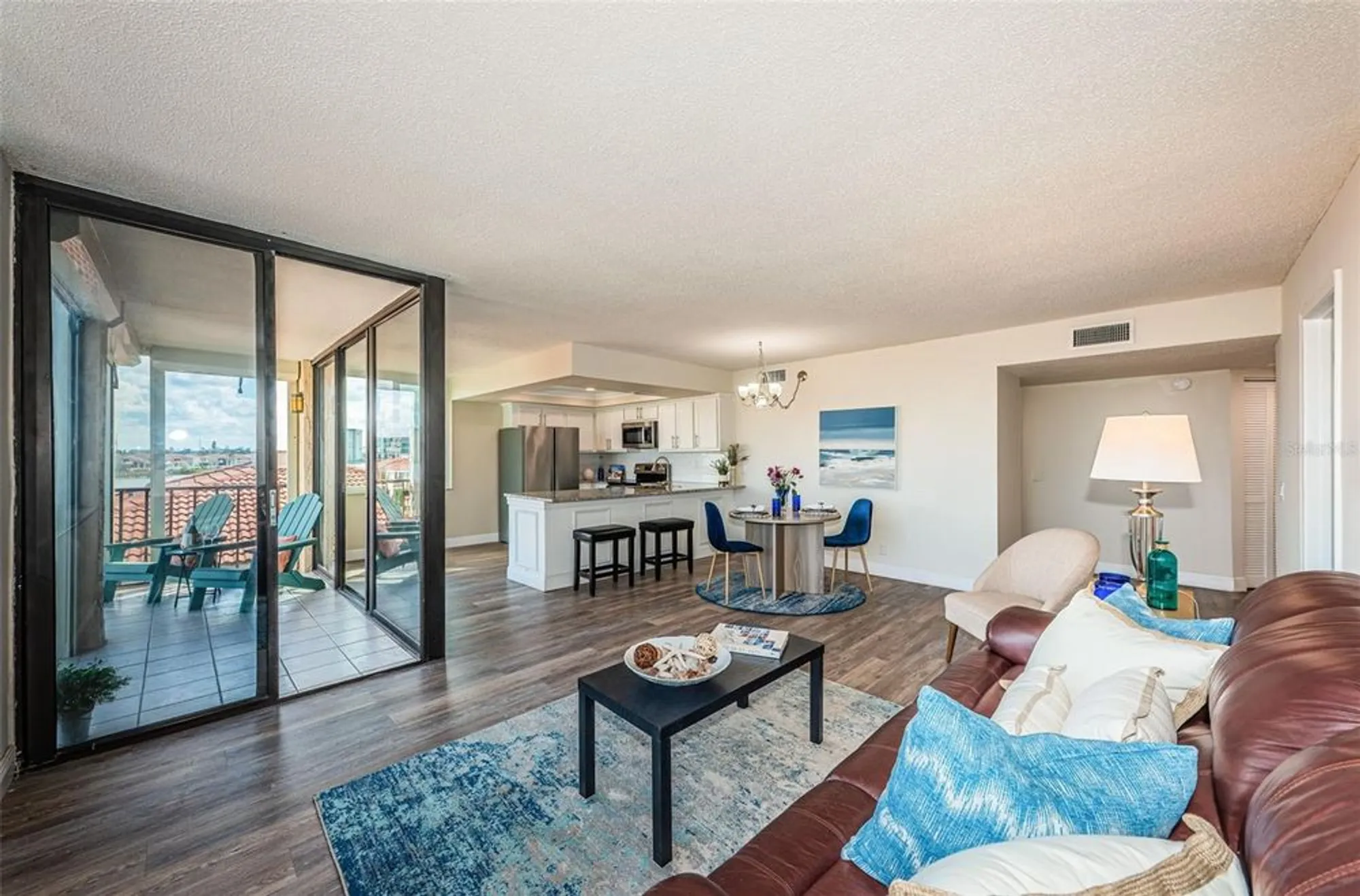 Property Slideshow image 10 of 62 | 6158 palma del mar blvd s apt 306, St Petersburg, FL, 33715