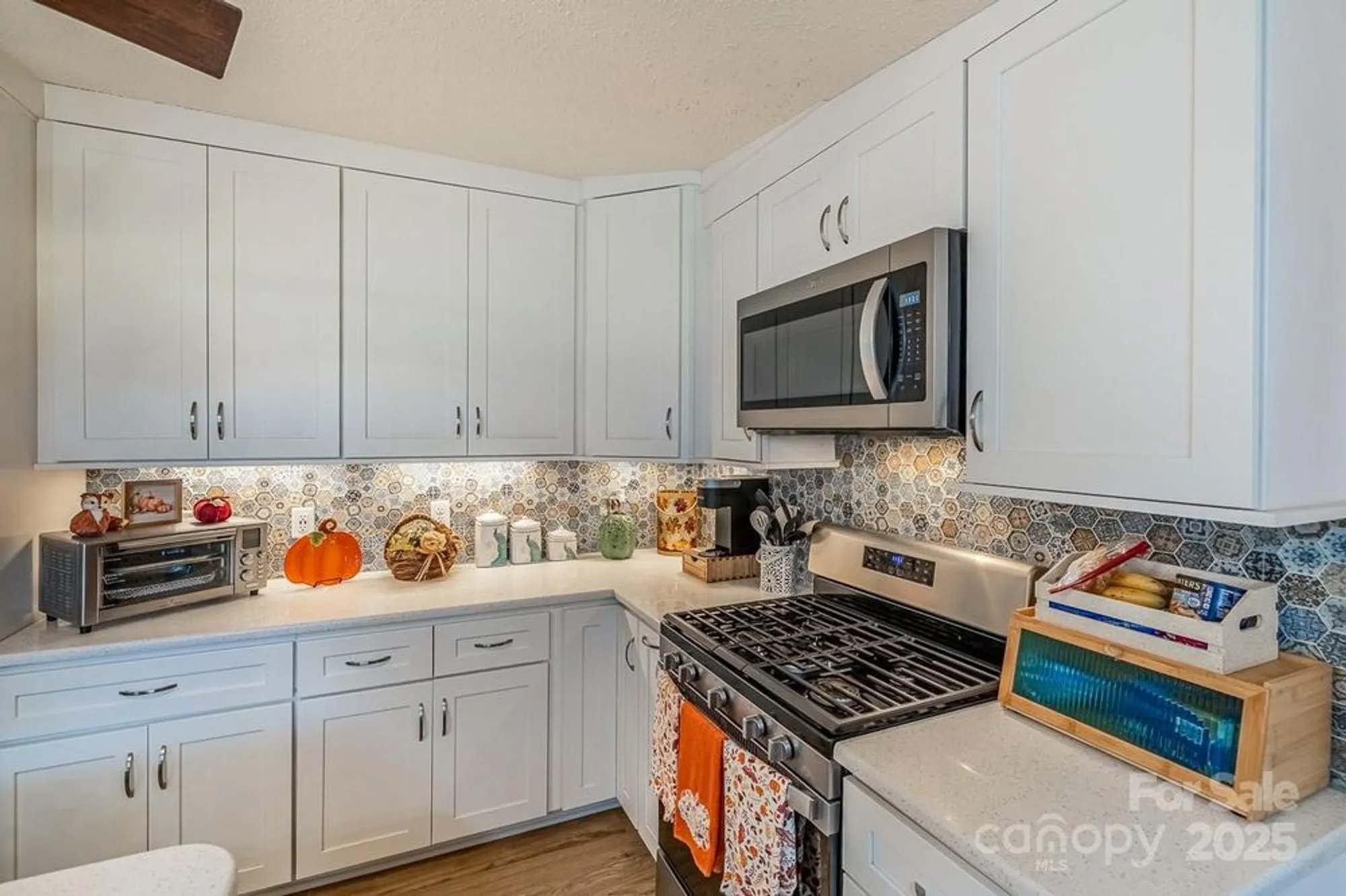 Property Slideshow image 18 of 43 | 445 riverwind dr, Hendersonville, NC, 28739