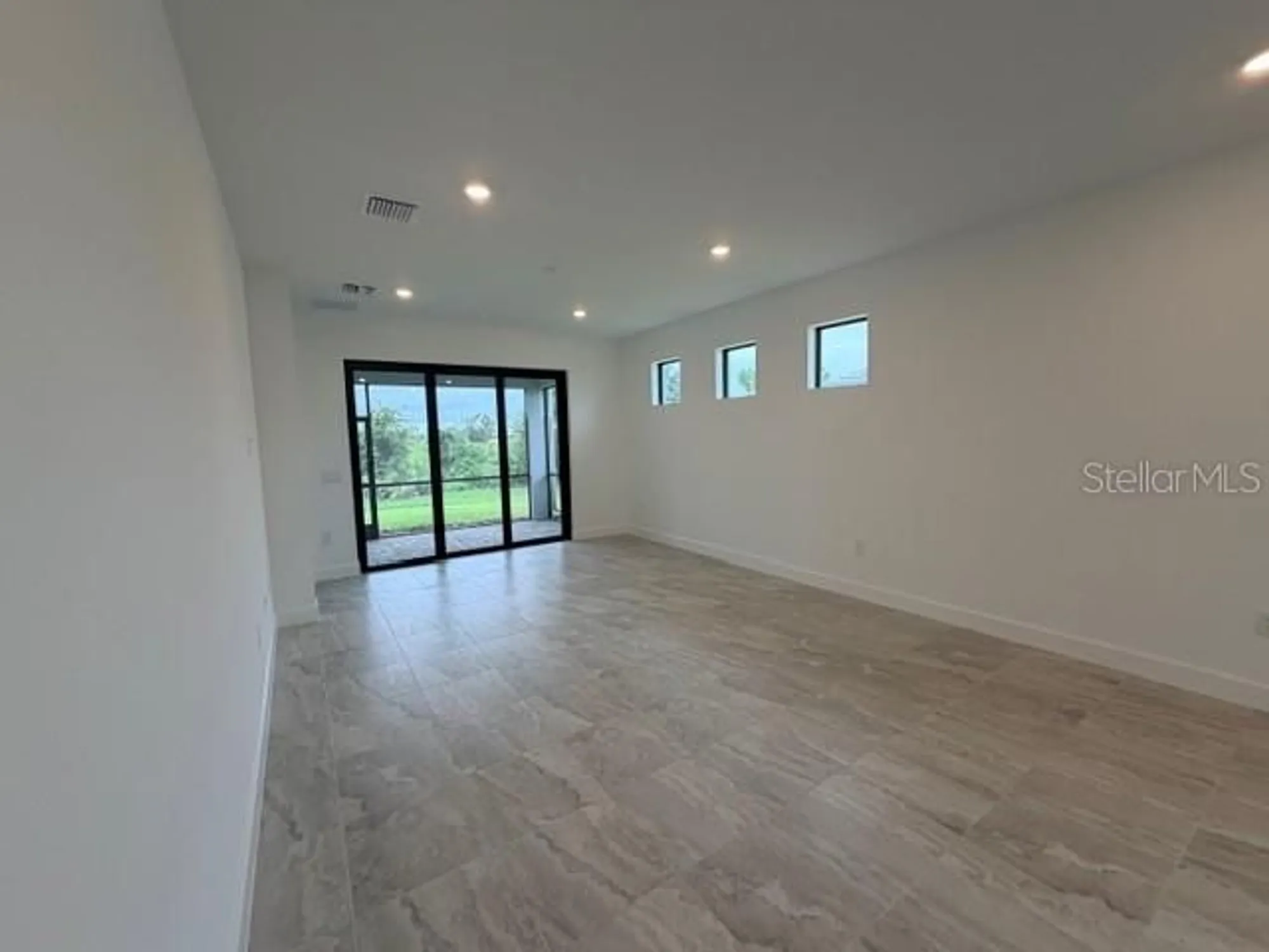 Property Slideshow image 6 of 6 | 18928 indian rock pl, Lakewood Ranch, FL, 34211