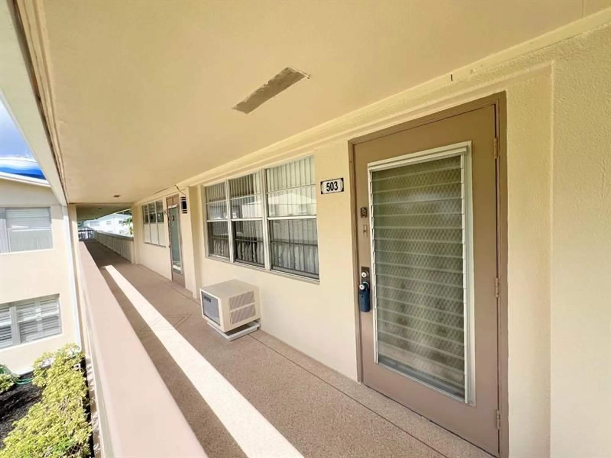 Property Slideshow image 3 of 34 | 503 tilford w # 503, Deerfield Beach, FL, 33442