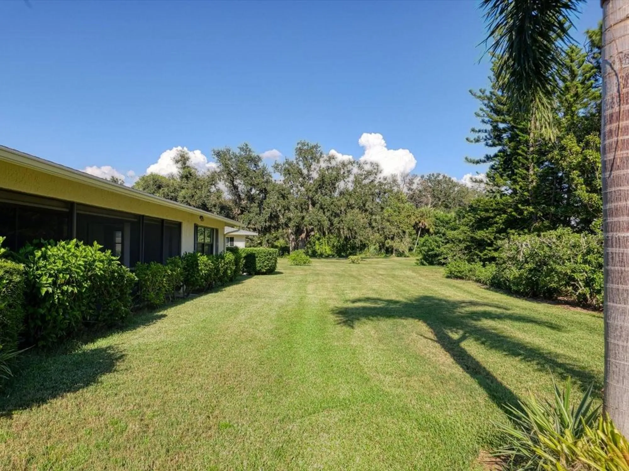 Property Slideshow image 38 of 51 | 7157 fairway bend cir, Sarasota, FL, 34243