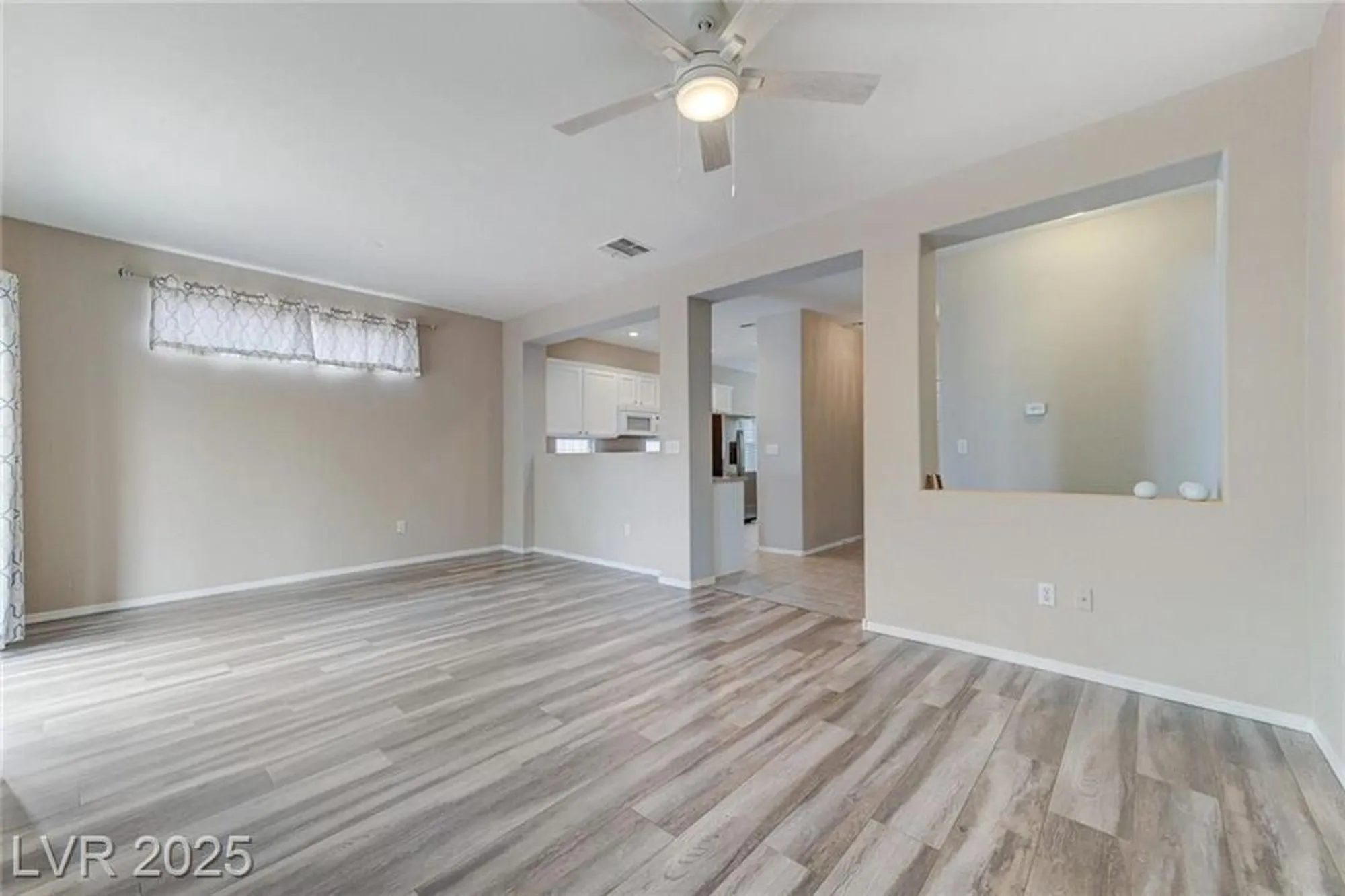 Property Slideshow image 31 of 93 | 2160 tiger links dr, Henderson, NV, 89012