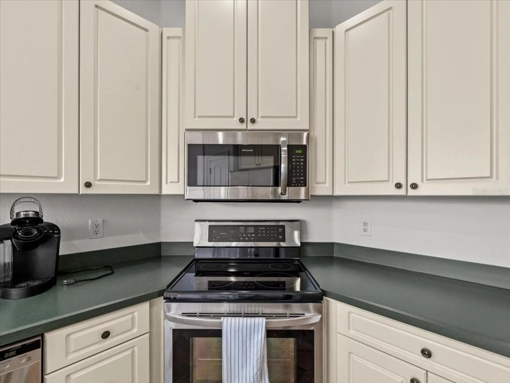 Property Slideshow image 22 of 62 | 9226 penelope dr, Weeki Wachee, FL, 34613