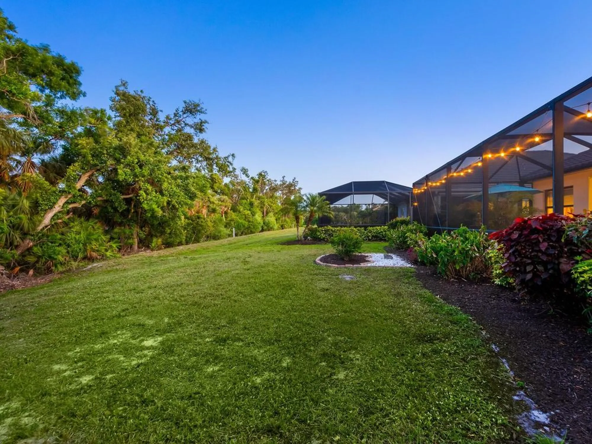 Property Slideshow image 32 of 67 | 27336 driver ln, Englewood, FL, 34223