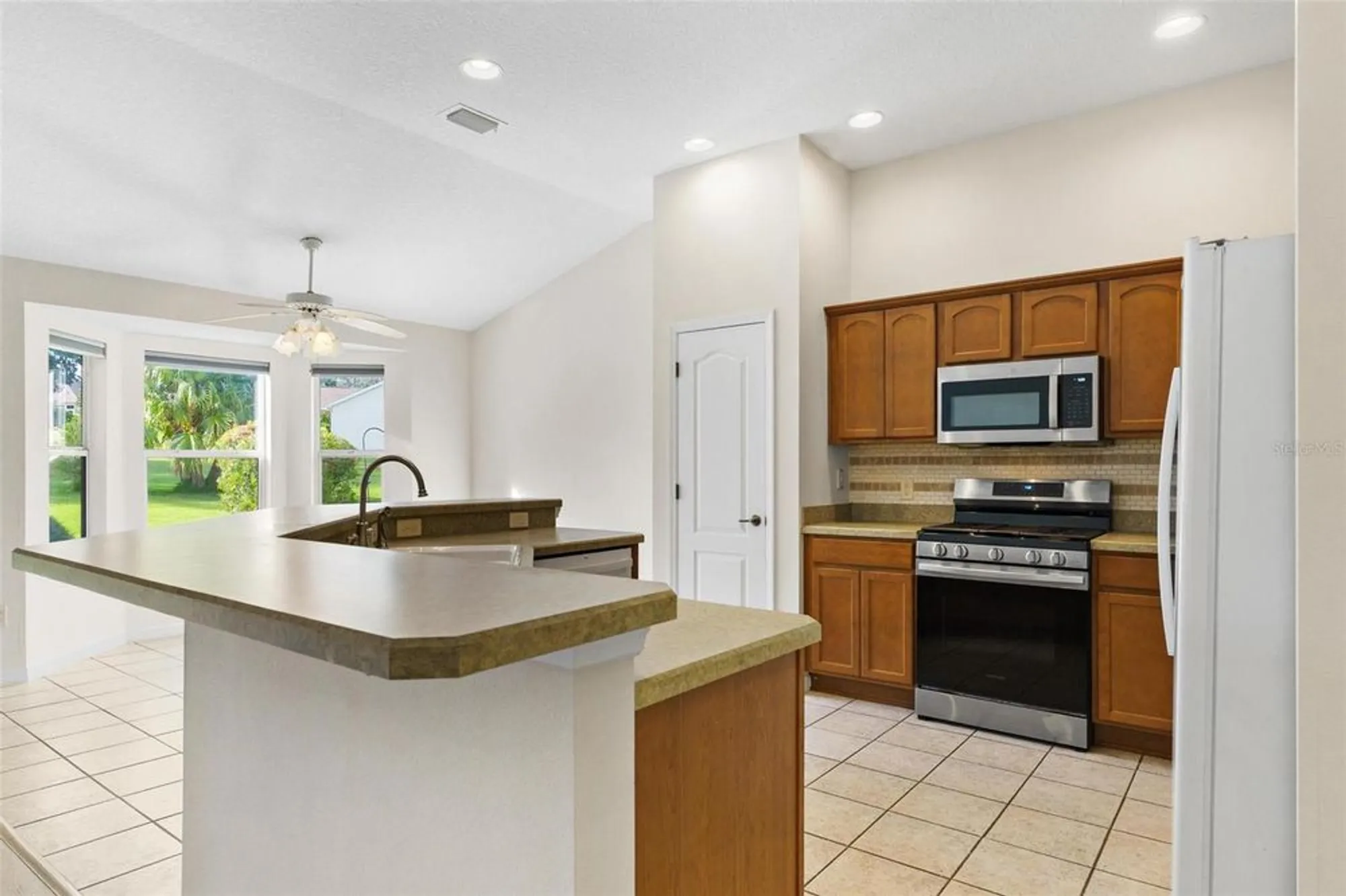 Property Slideshow image 10 of 44 | 471 gaskin ln, The Villages, FL, 32162