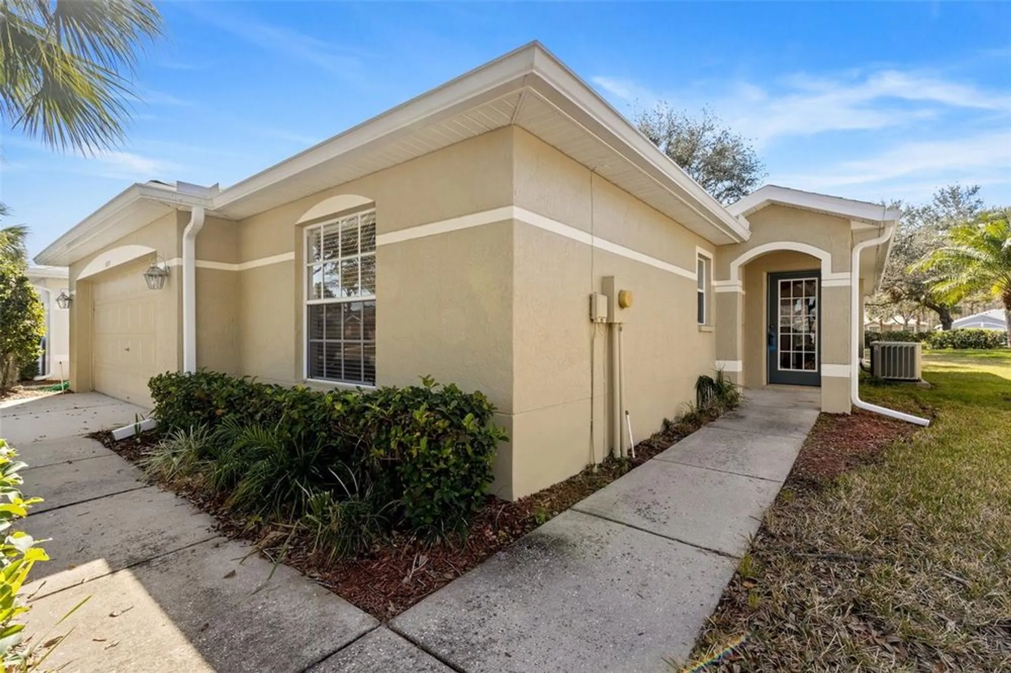 Property Slideshow image 4 of 60 | 10833 collar dr, San Antonio, FL, 33576