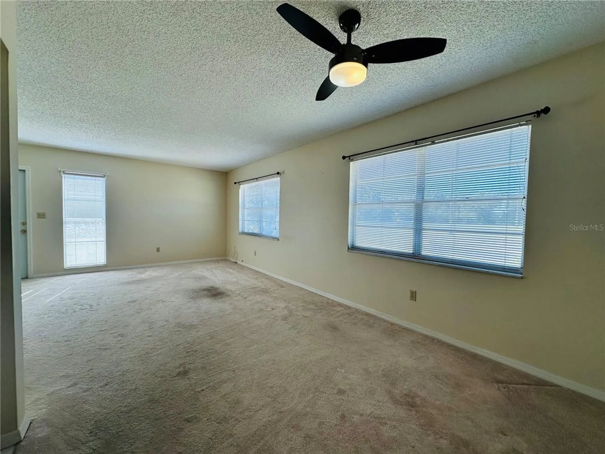 Property Slideshow image 5 of 18 | 203 rickenbacker dr, Sun City Center, FL, 33573