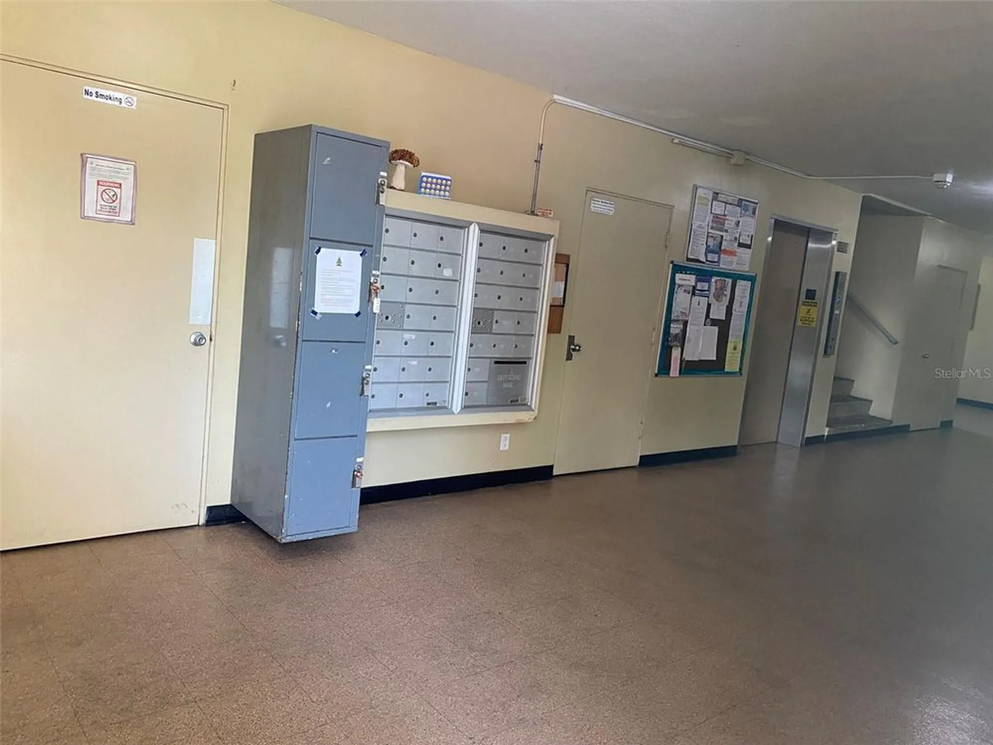 Property Slideshow image 20 of 41 | 2360 irish ln apt 64, Clearwater, FL, 33763