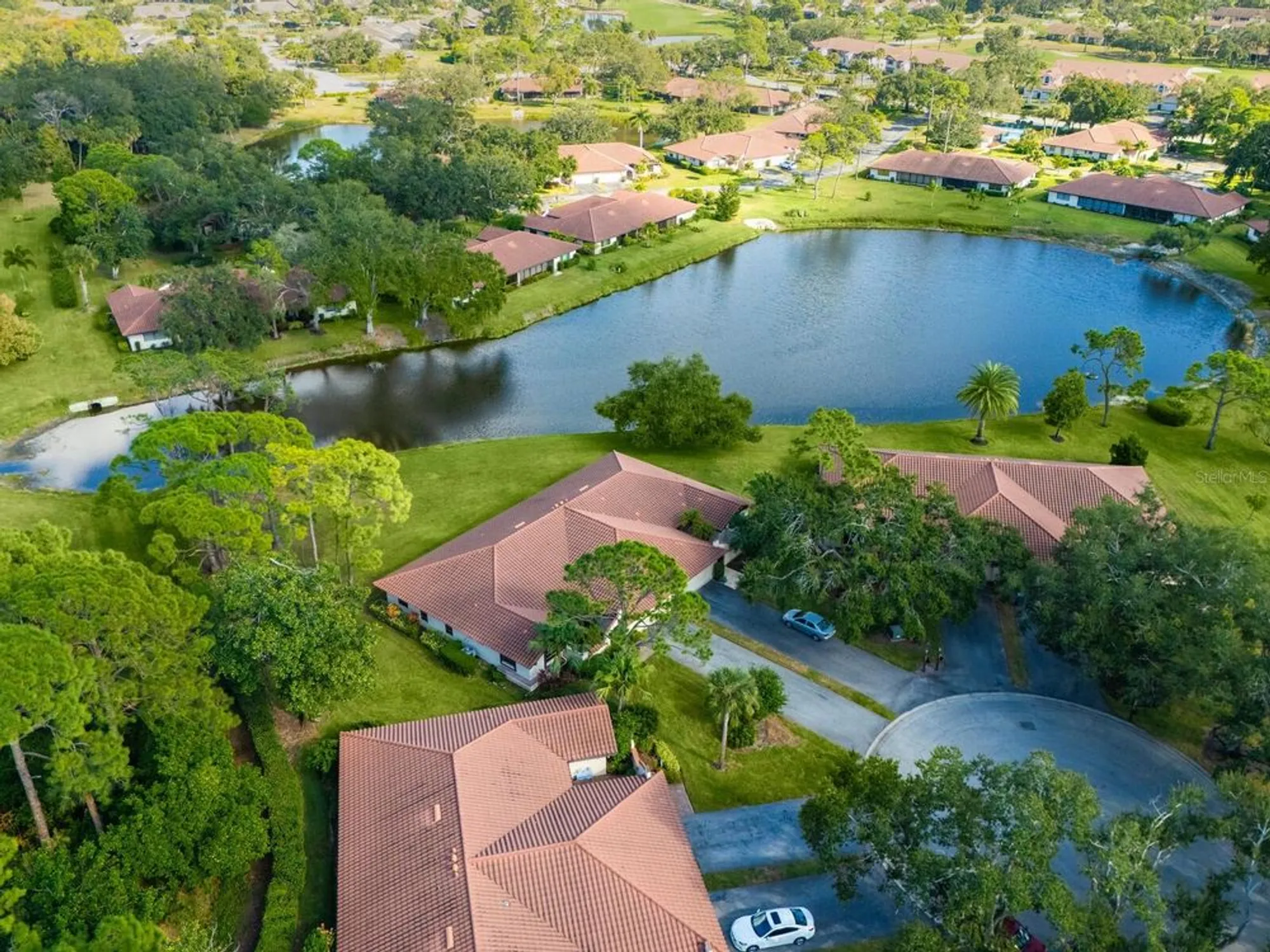 Property Slideshow image 3 of 53 | 5450 golf pointe dr, Sarasota, FL, 34243
