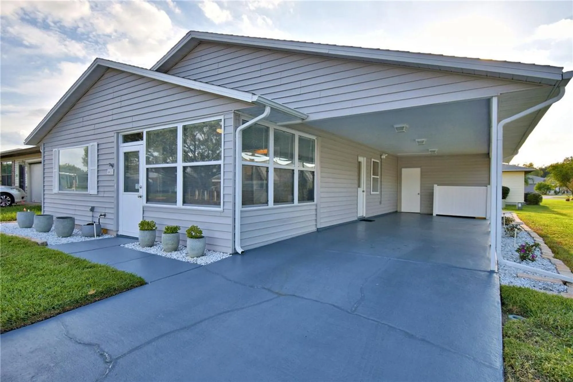 Property Slideshow image 3 of 60 | 4823 colonnades cir, Lakeland, FL, 33811