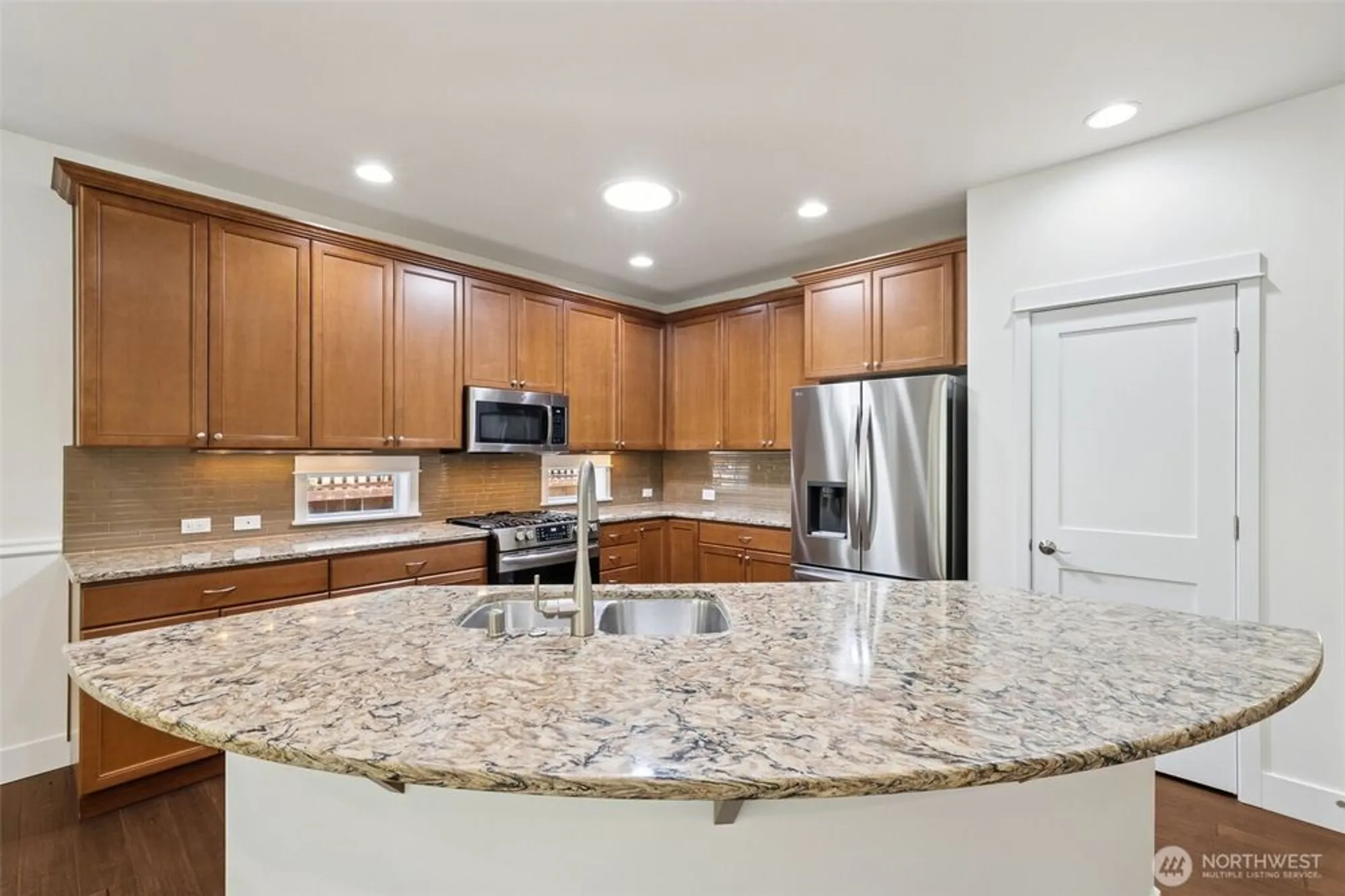 Property Slideshow image 12 of 35 | 14714 knoll park ct, Bonney Lake, WA, 98391