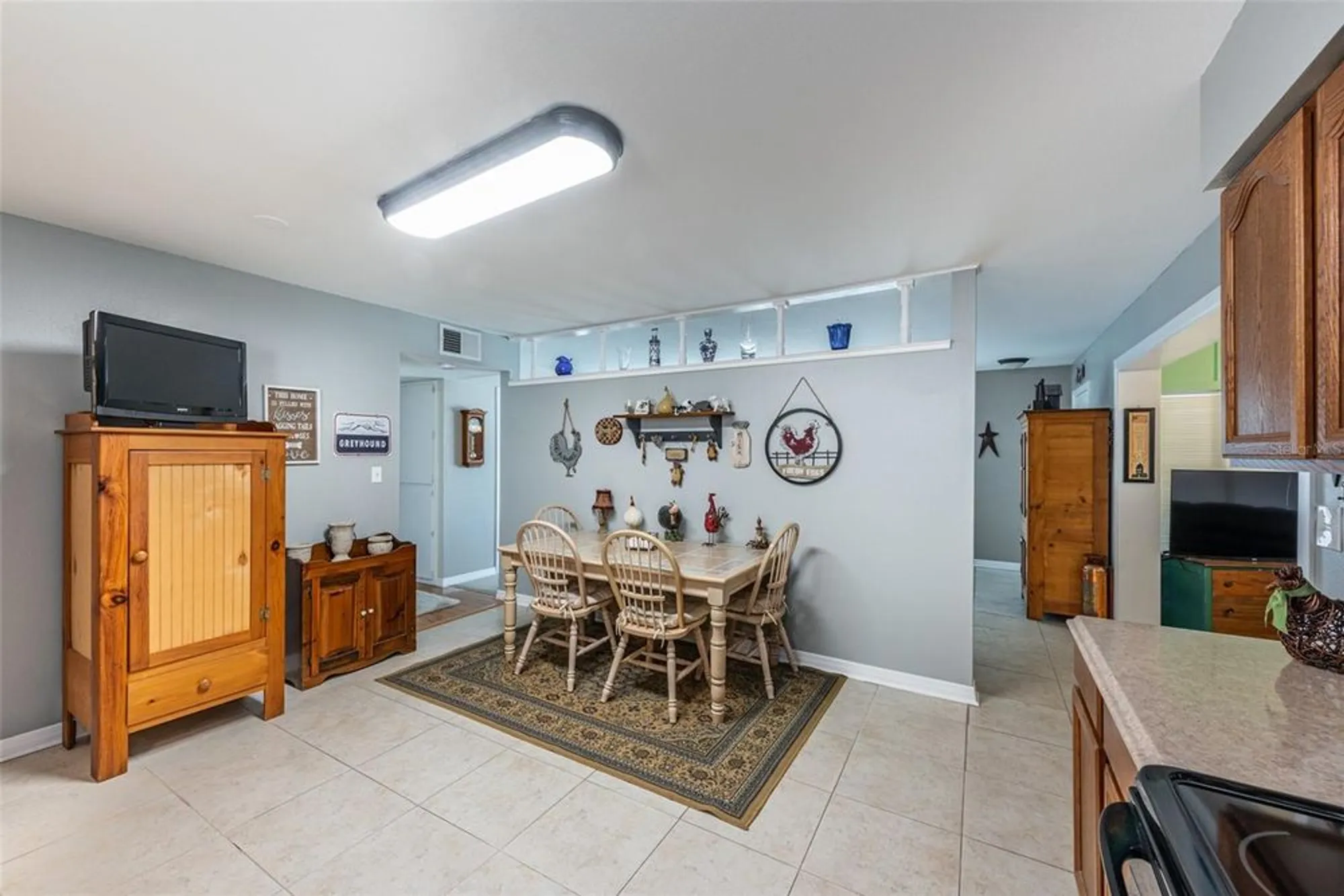 Property Slideshow image 7 of 24 | 906 hacienda dr, Sun City Center, FL, 33573