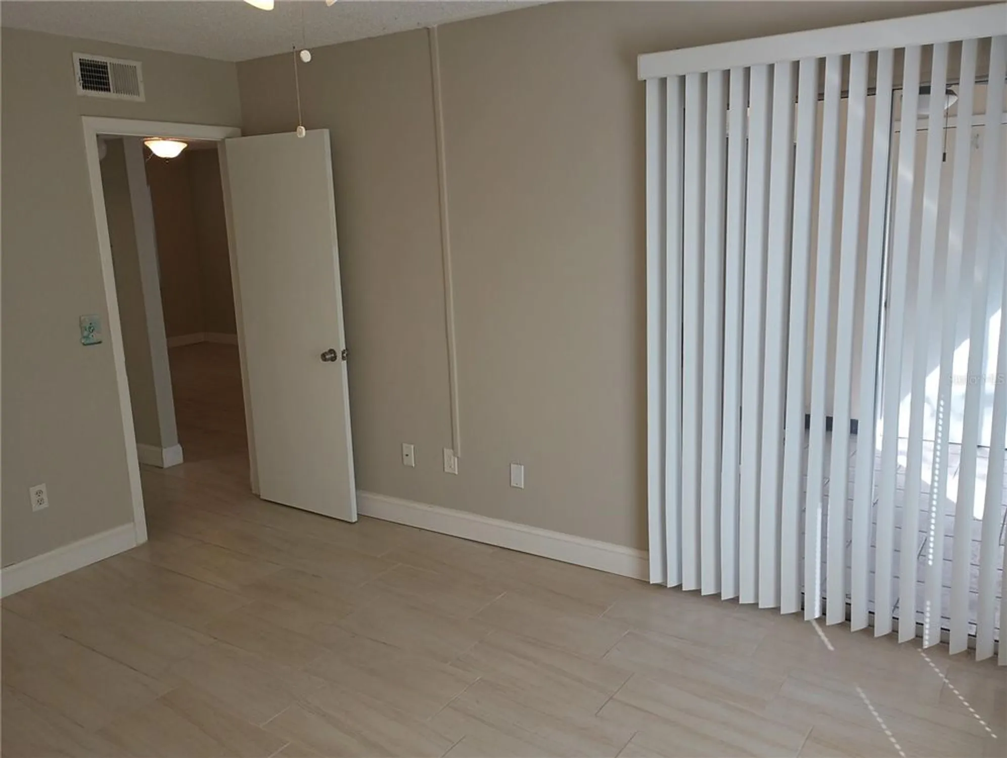 Property Slideshow image 8 of 13 | 1250 s pinellas ave 403, Tarpon Springs, FL, 34689