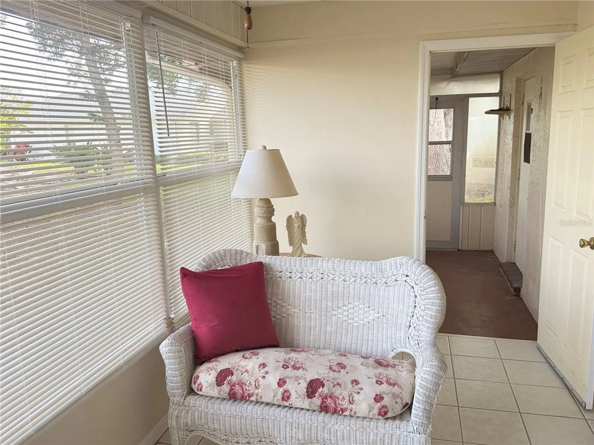 Property Slideshow image 18 of 37 | 407 feltham trl unit b, Sun City Center, FL, 33573