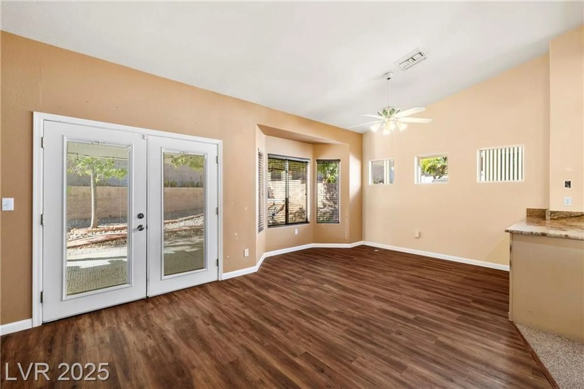 Property Slideshow image 24 of 38 | 2009 emery st, Las Vegas, NV, 89134