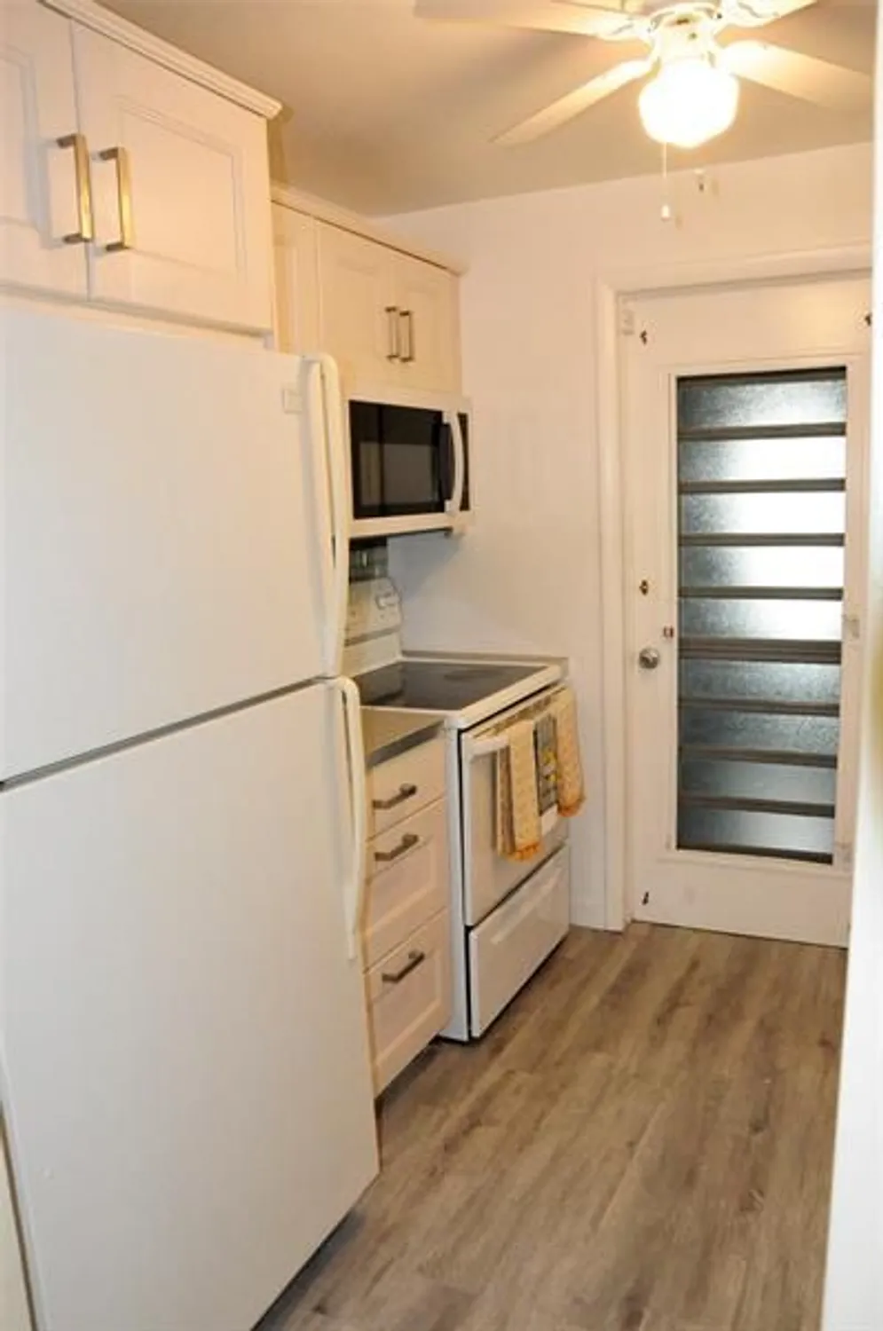 Property Slideshow image 13 of 31 | 2630 e golf blvd, Pompano Beach, FL, 33064