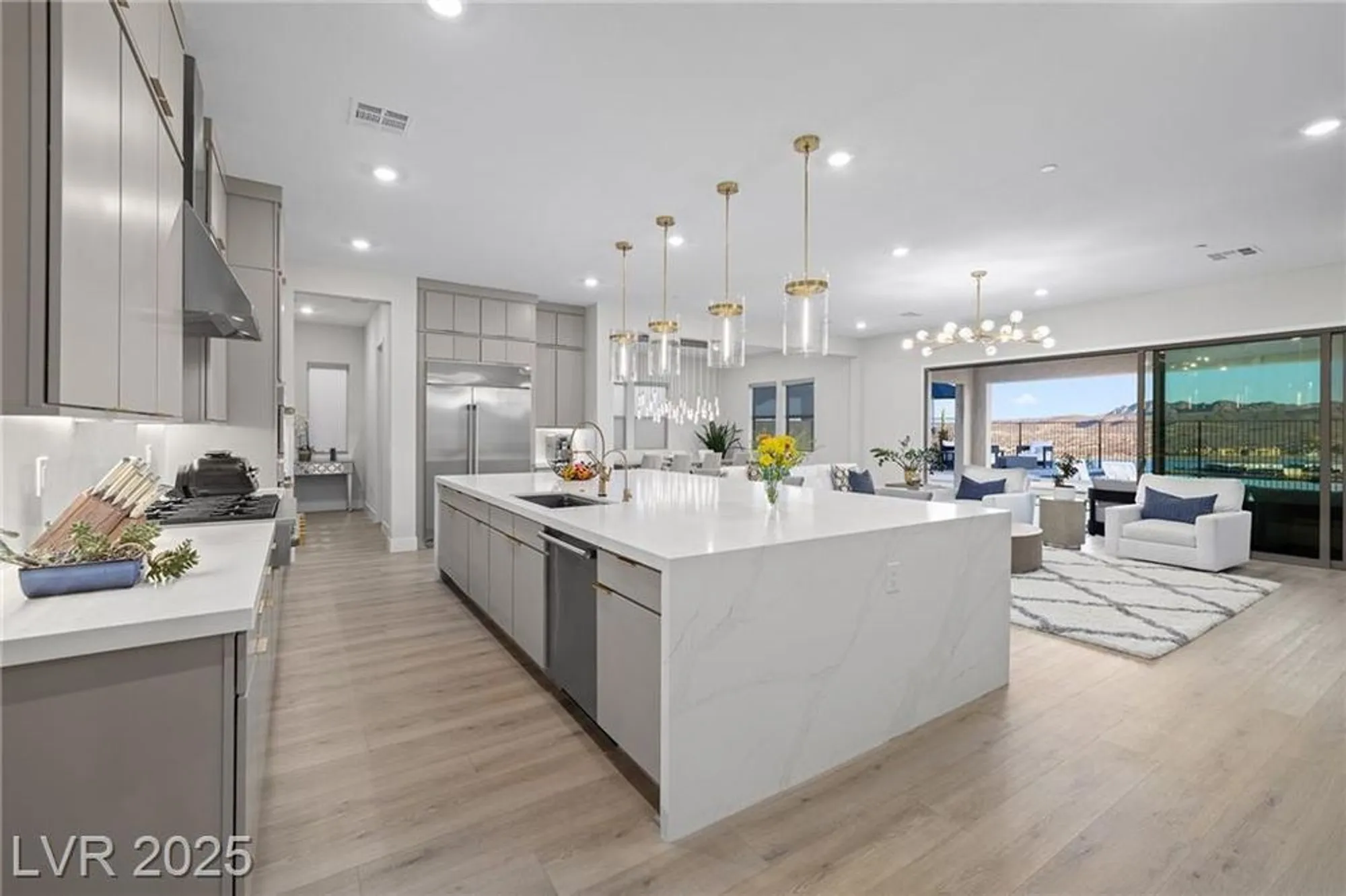 Property Slideshow image 14 of 63 | 351 tigullio ave, Henderson, NV, 89011