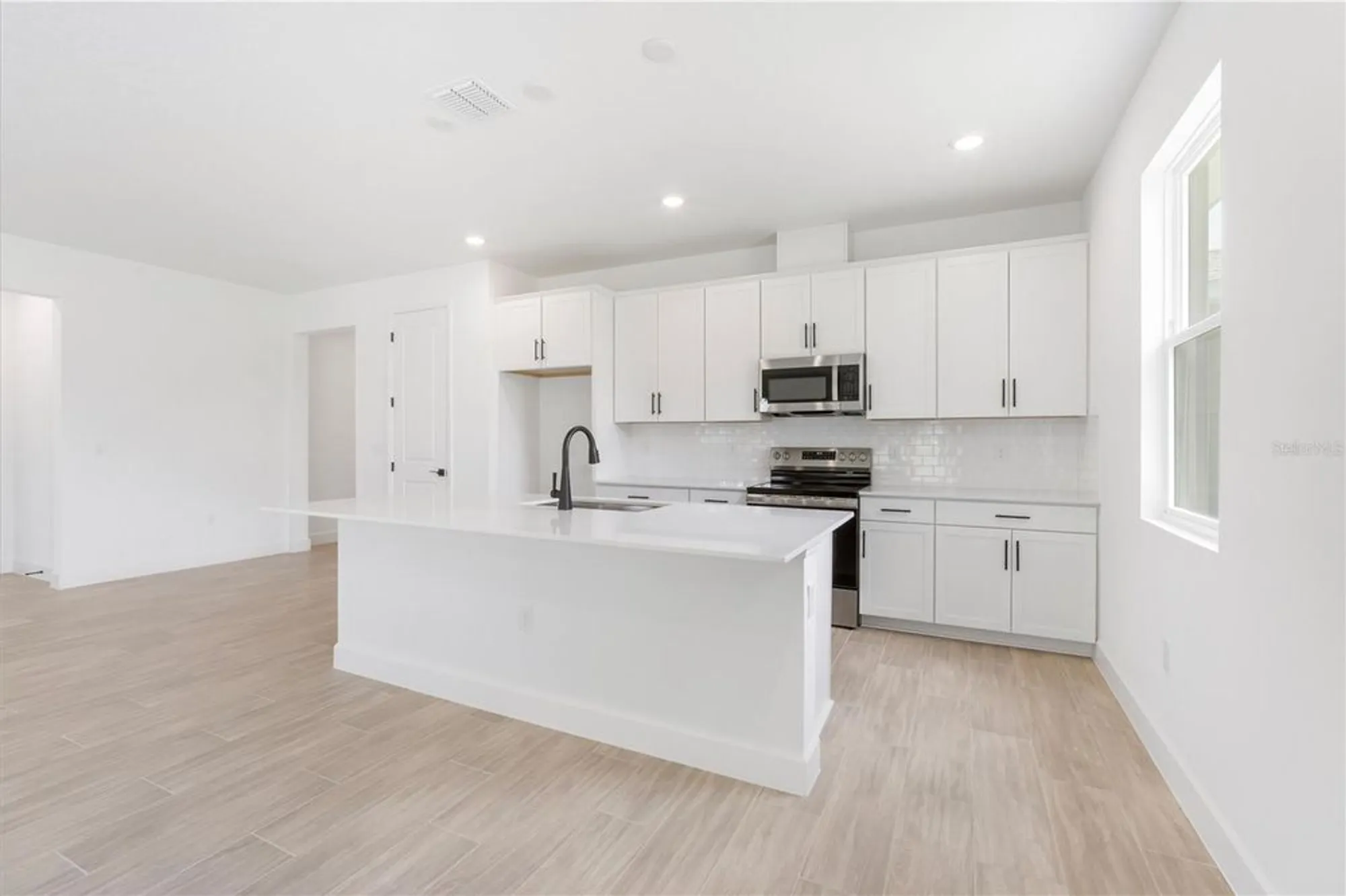 Property Slideshow image 12 of 31 | 9109 players dr, Weeki Wachee, FL, 34613