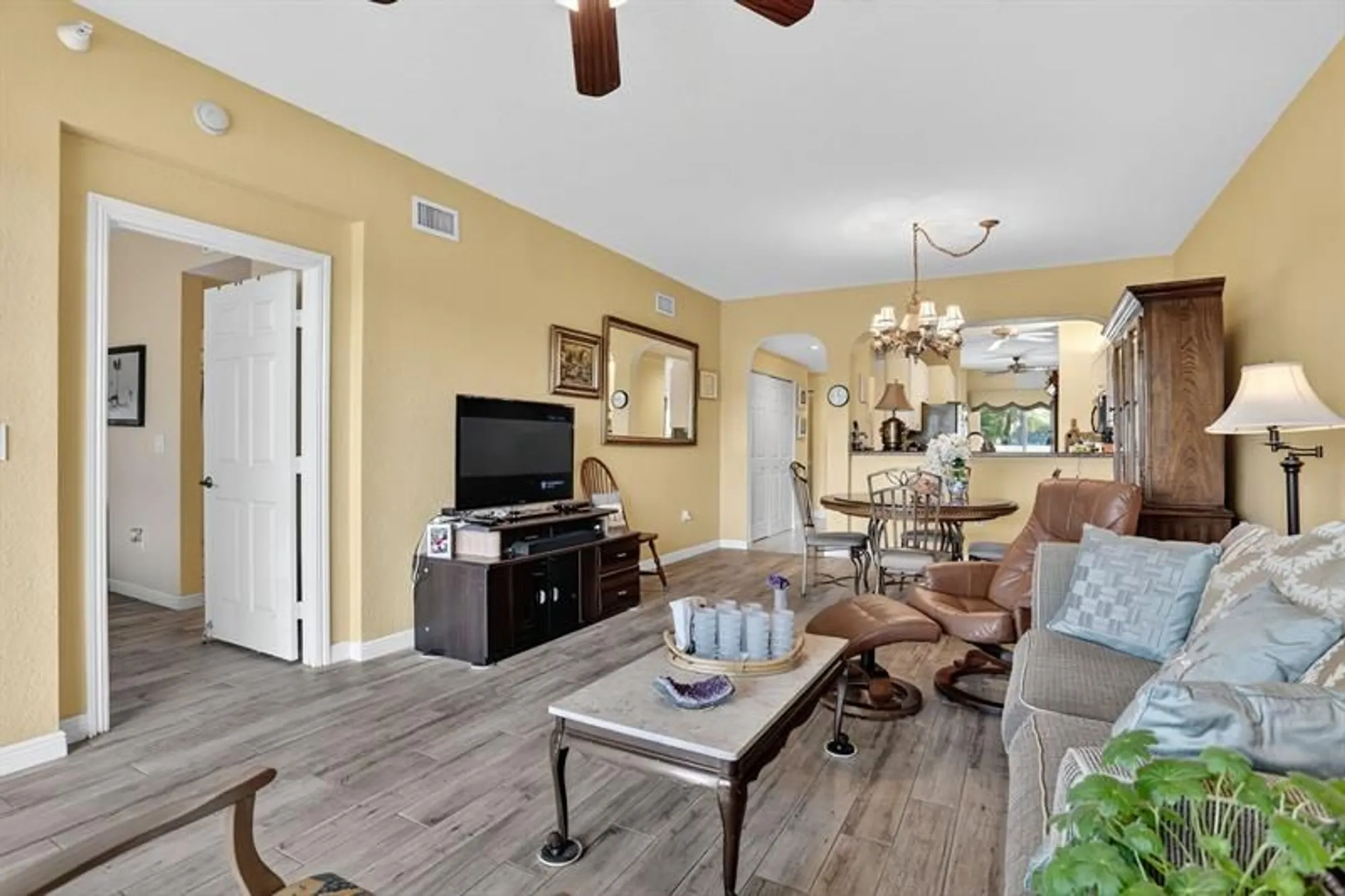 Property Slideshow image 14 of 31 | 7635 southampton ter 117, Tamarac, FL, 33321