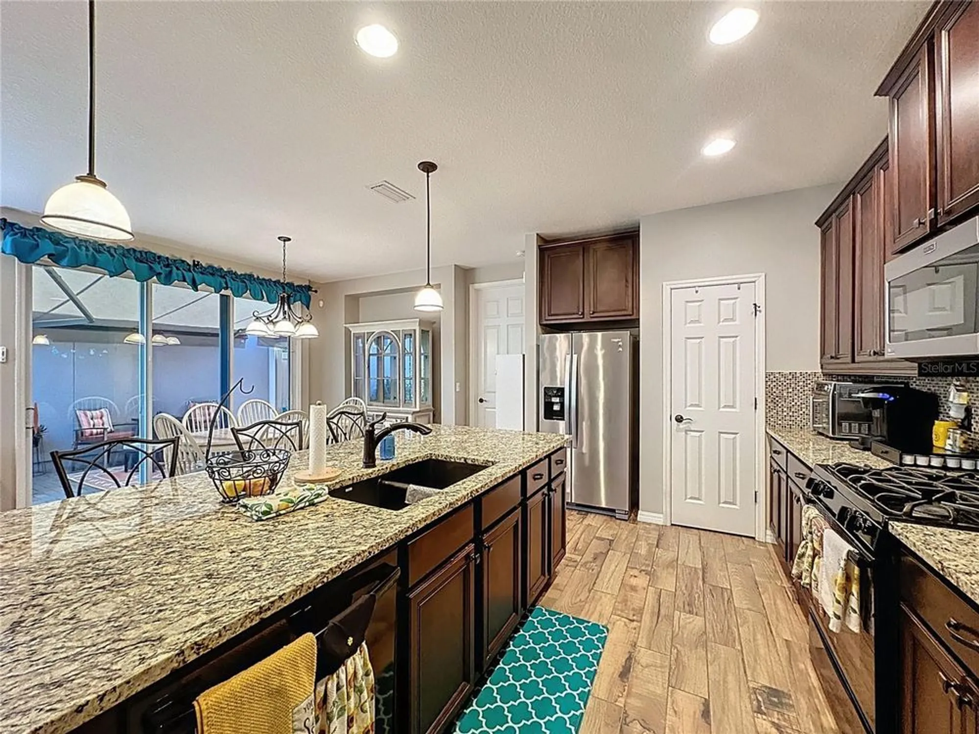 Property Slideshow image 15 of 73 | 126 bayou bend rd, Groveland, FL, 34736